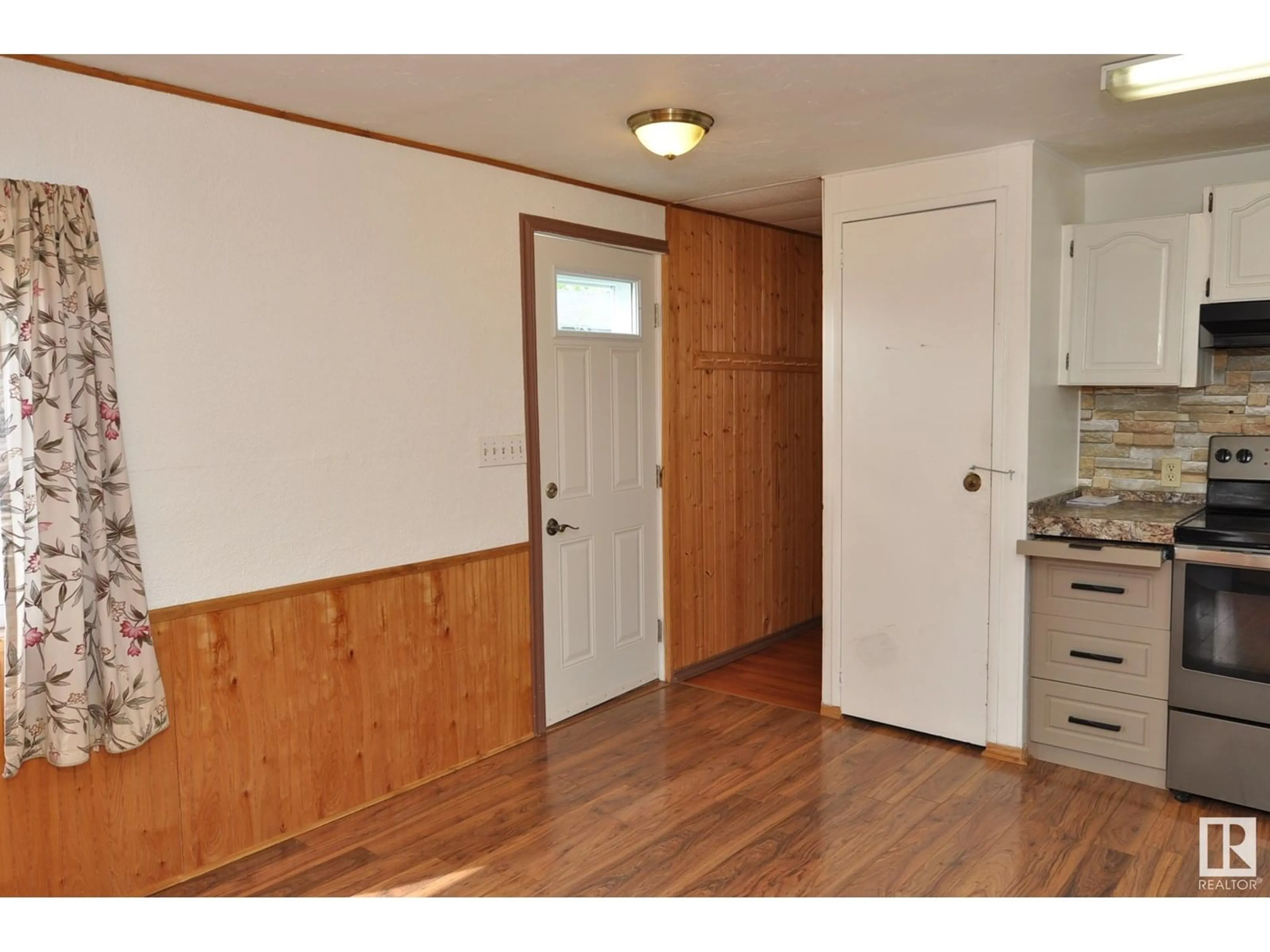 Unknown for 17 - 4839 47 ST, Gibbons Alberta T0A1N0