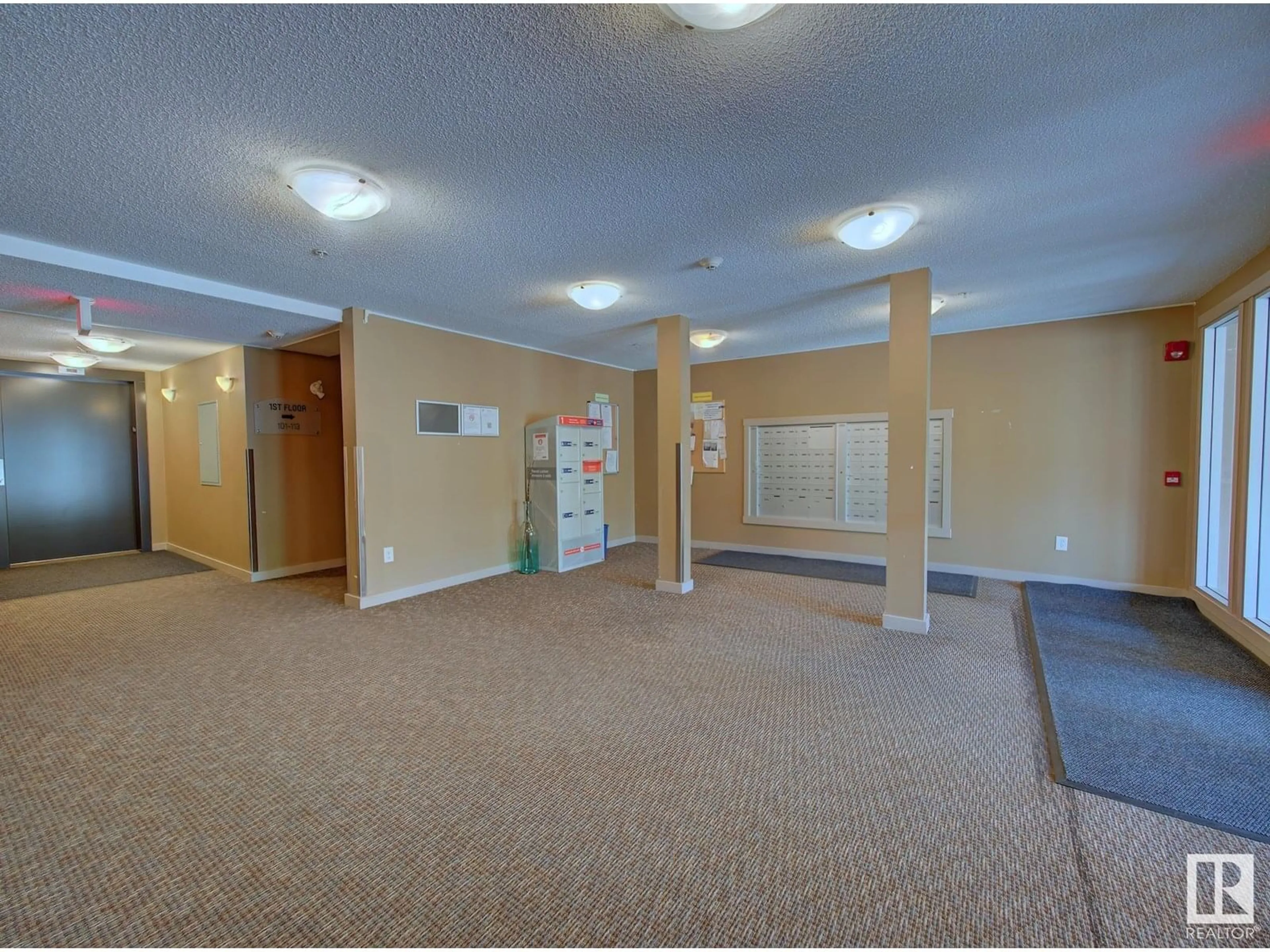 Indoor foyer for #302 - 18122 77 ST, Edmonton Alberta T5Z0N7