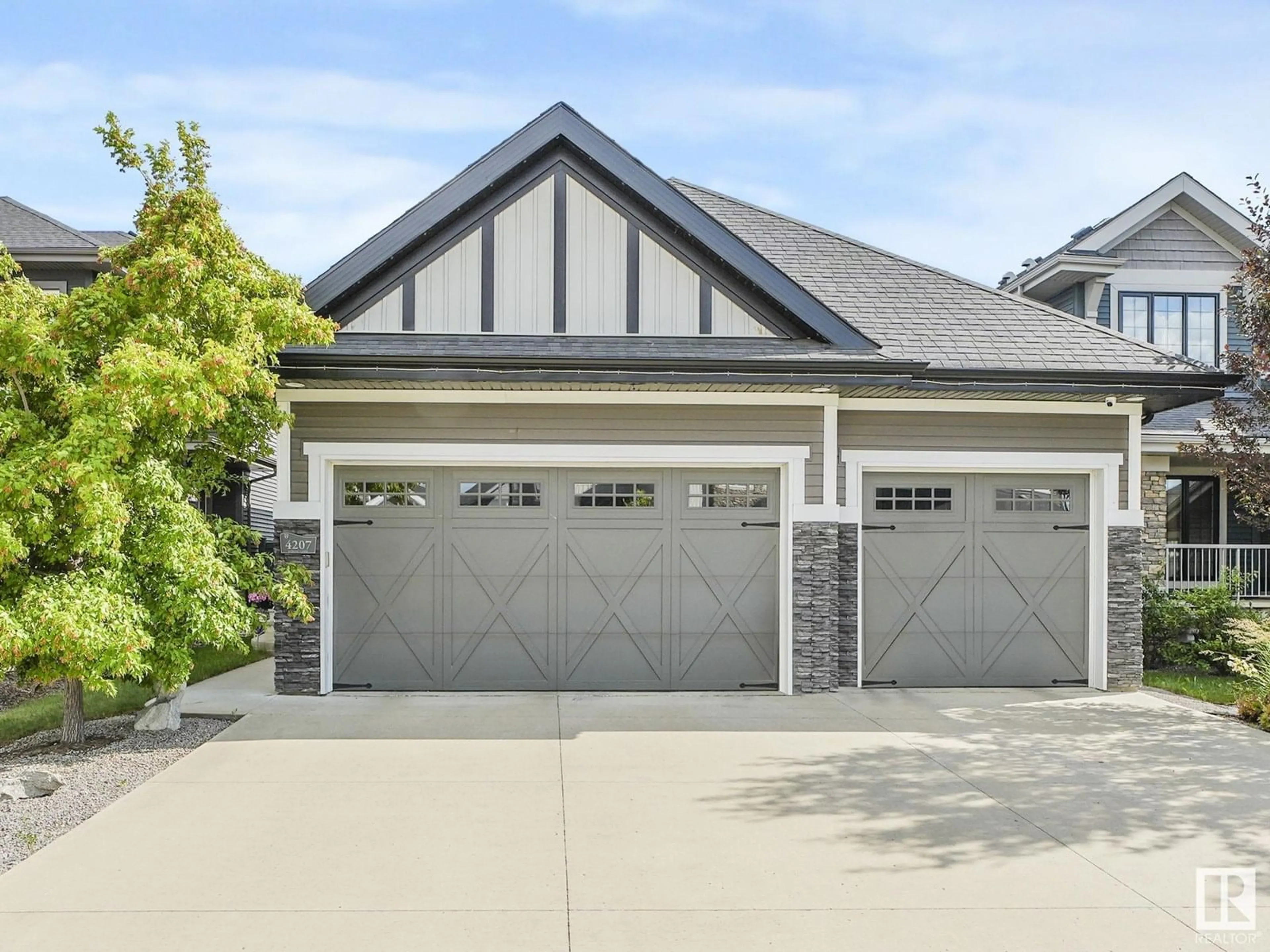 Indoor garage for NW - 4207 GORESKY CL, Edmonton Alberta T5T4V2