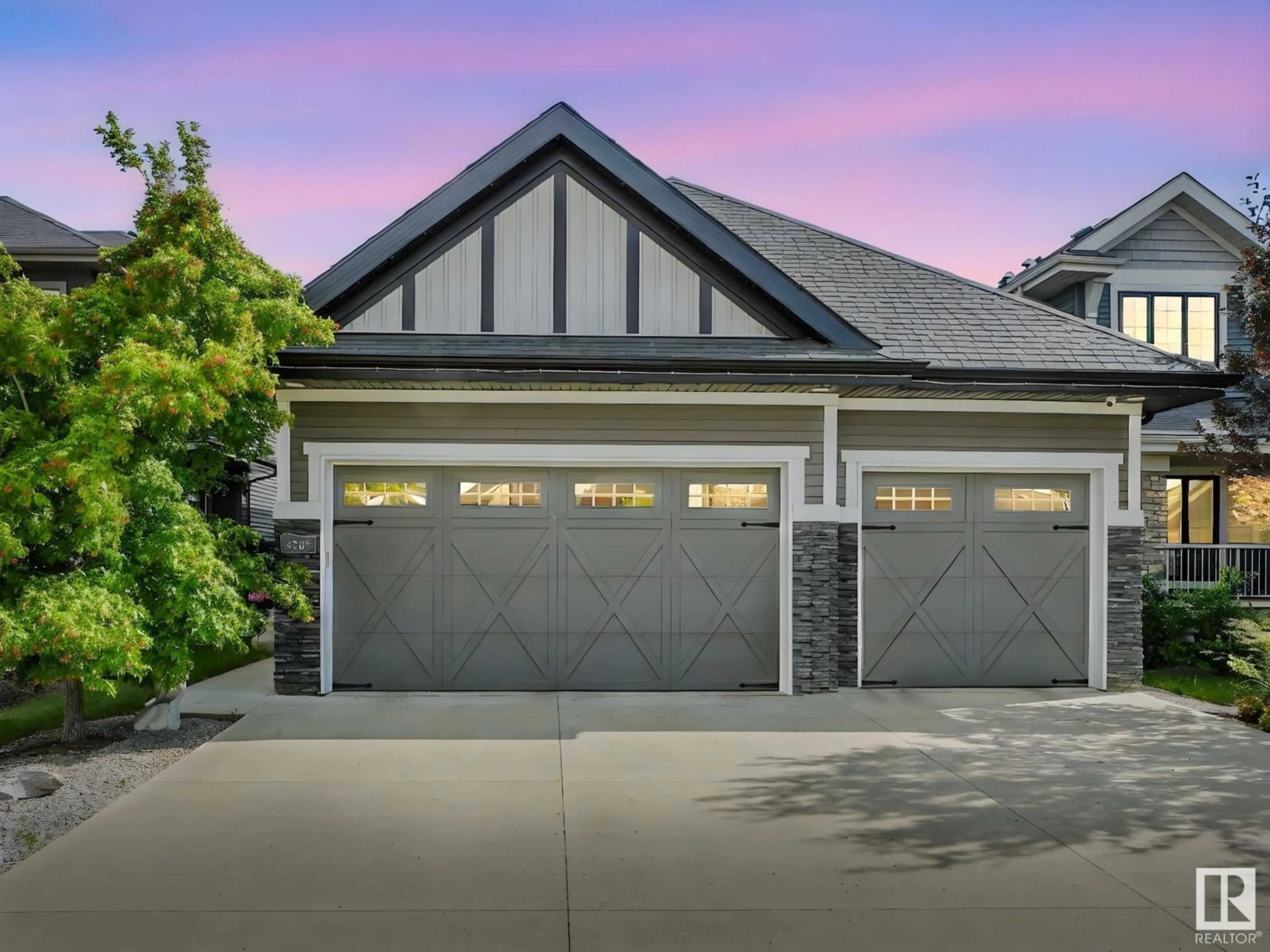 Indoor garage for NW - 4207 GORESKY CL, Edmonton Alberta T5T4V2