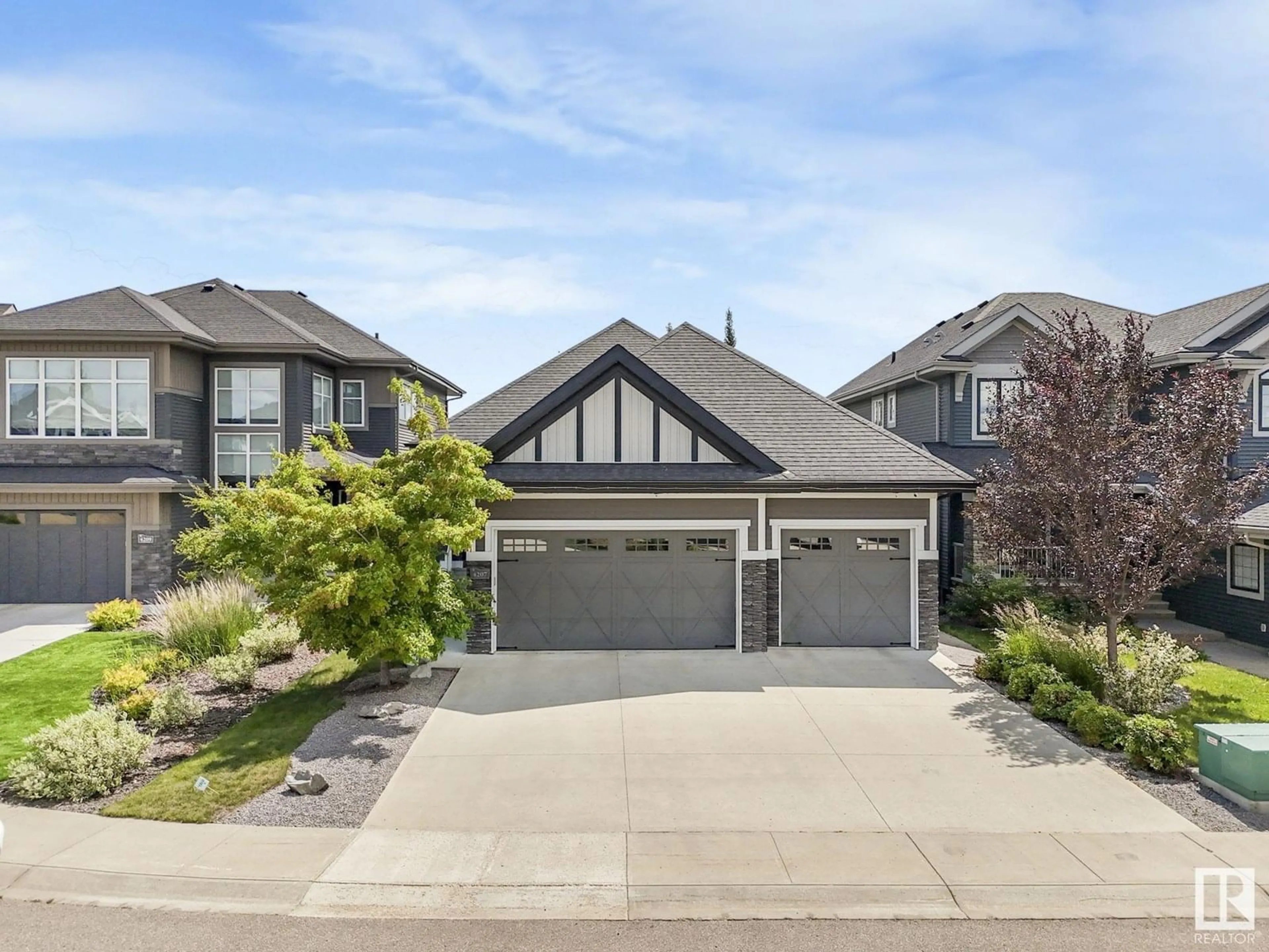 Home with vinyl exterior material, street for NW - 4207 GORESKY CL, Edmonton Alberta T5T4V2