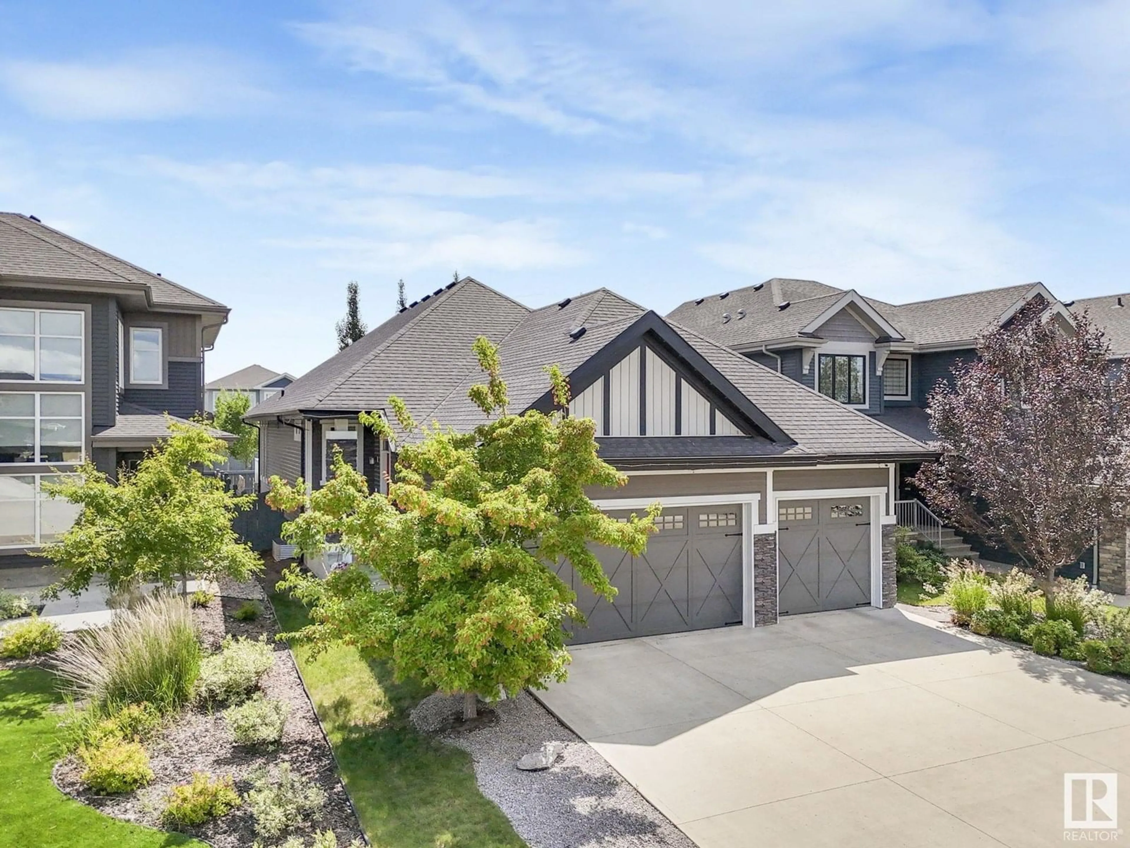 A pic from outside/outdoor area/front of a property/back of a property/a pic from drone, street for NW - 4207 GORESKY CL, Edmonton Alberta T5T4V2