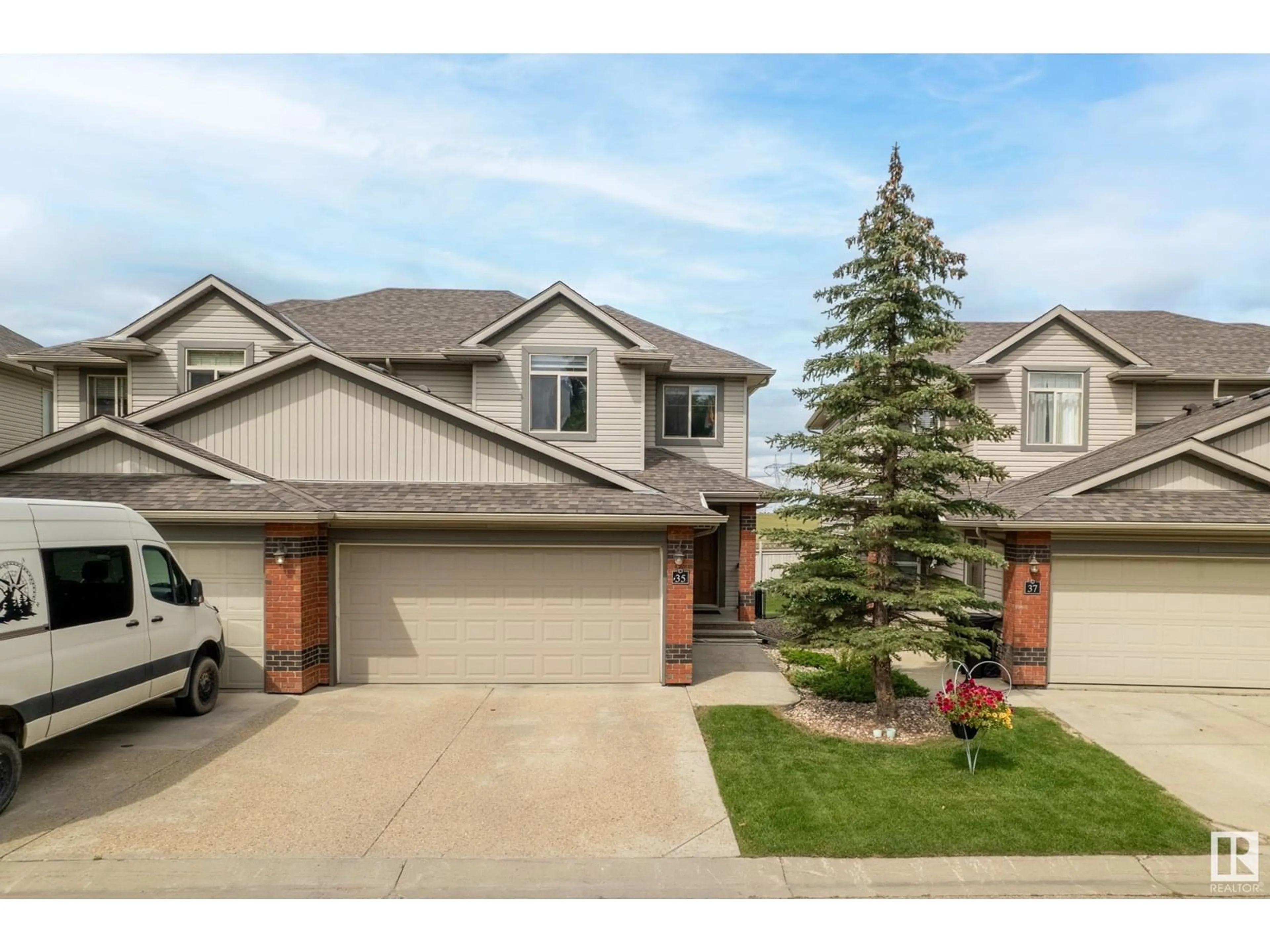 A pic from outside/outdoor area/front of a property/back of a property/a pic from drone, street for 35 - 1128 156 ST, Edmonton Alberta T6R0C8