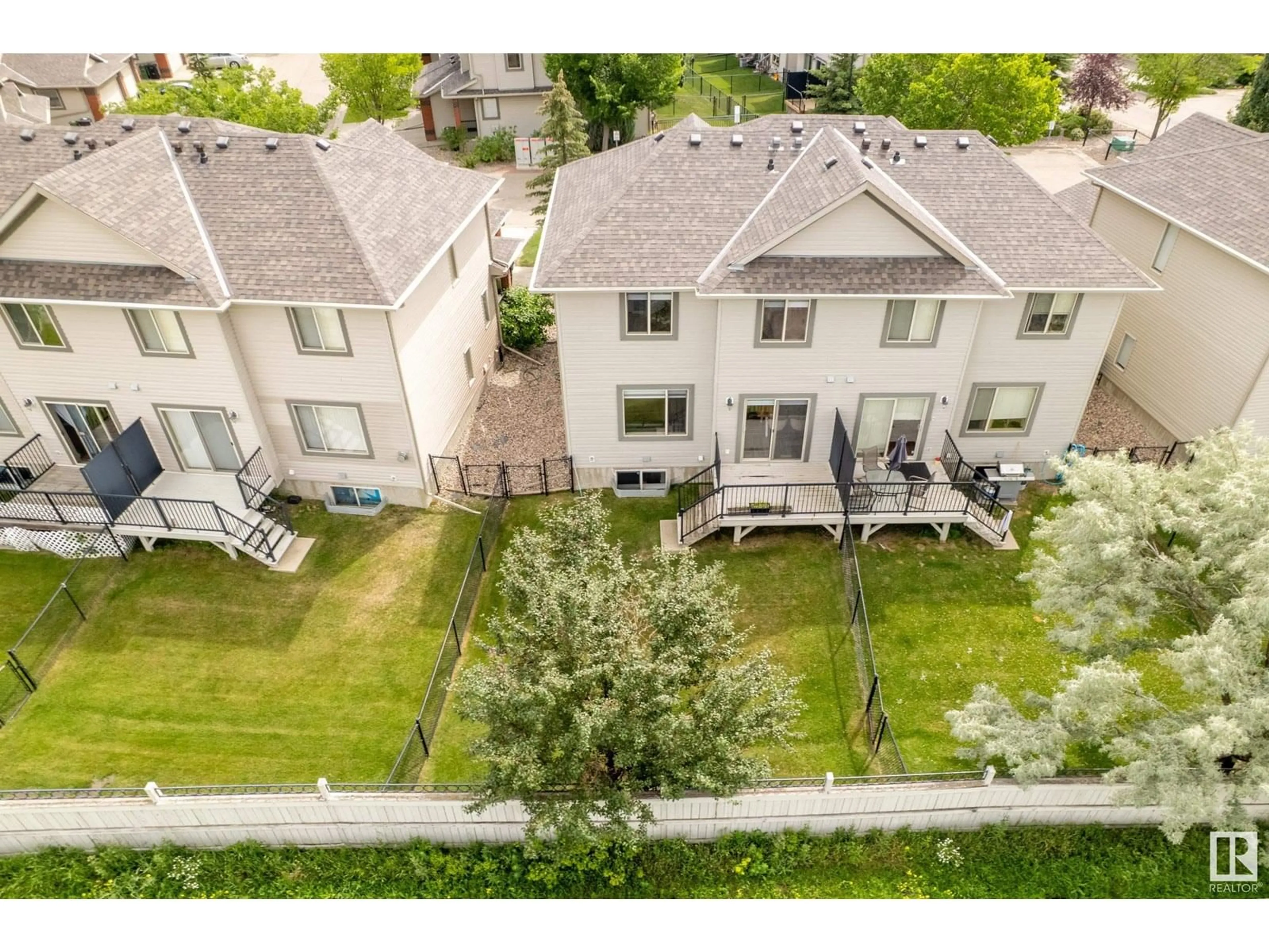 A pic from outside/outdoor area/front of a property/back of a property/a pic from drone, city buildings view from balcony for 35 - 1128 156 ST, Edmonton Alberta T6R0C8