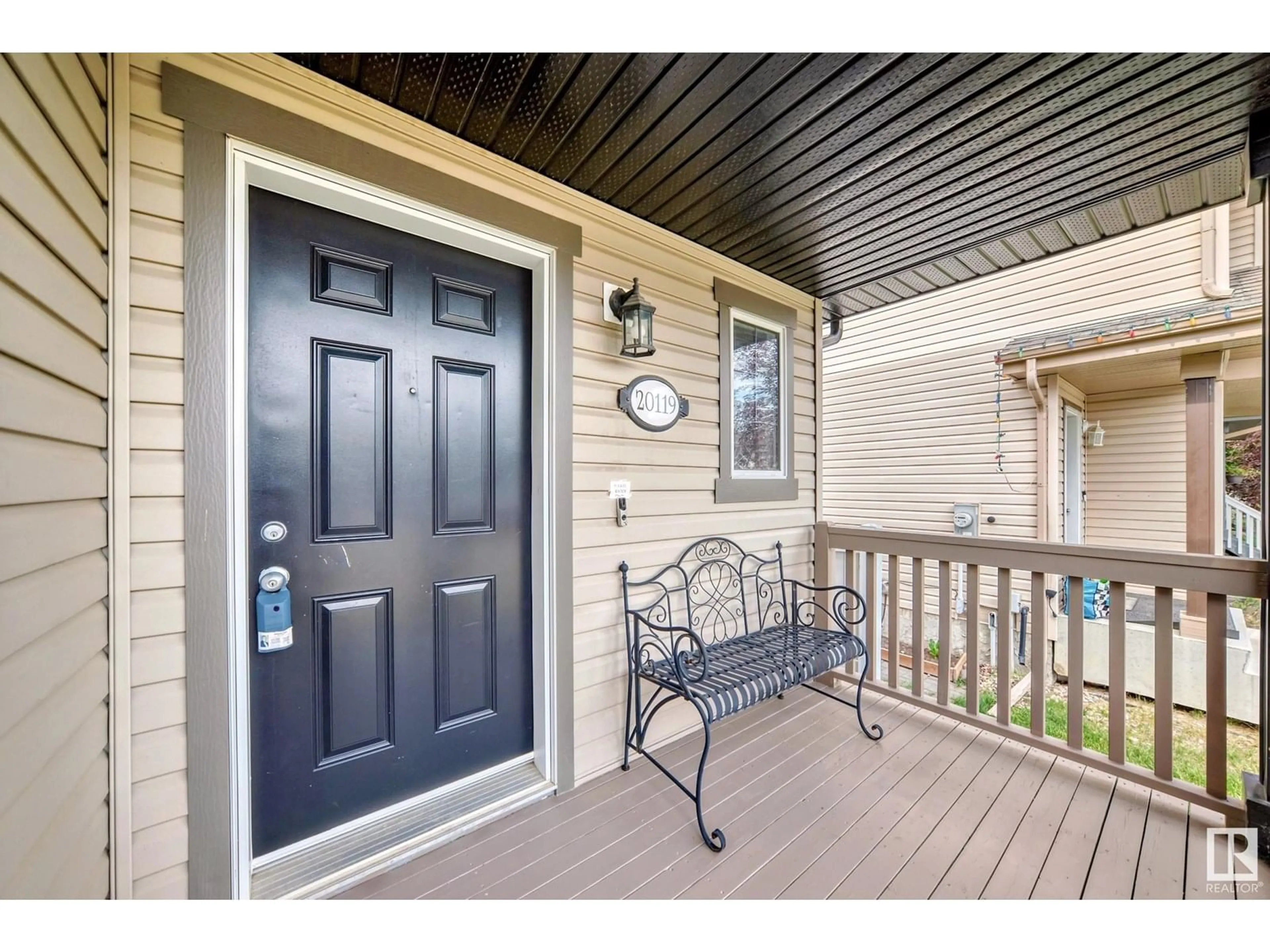 Indoor entryway for NW - 20119 58 AV, Edmonton Alberta T6M0B5