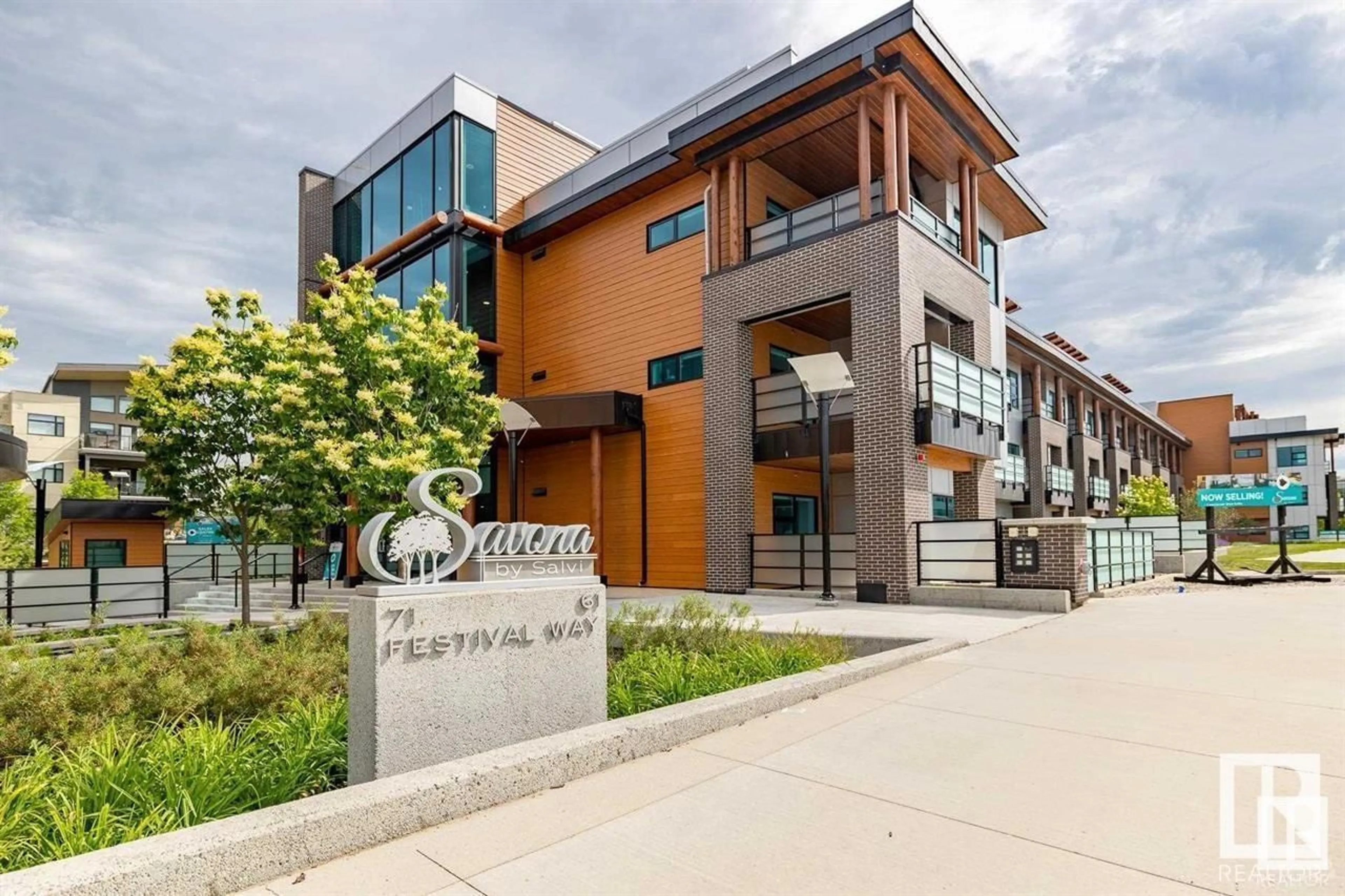 Indoor foyer for 410 FESTIVAL WY, Sherwood Park Alberta T8A4Y9