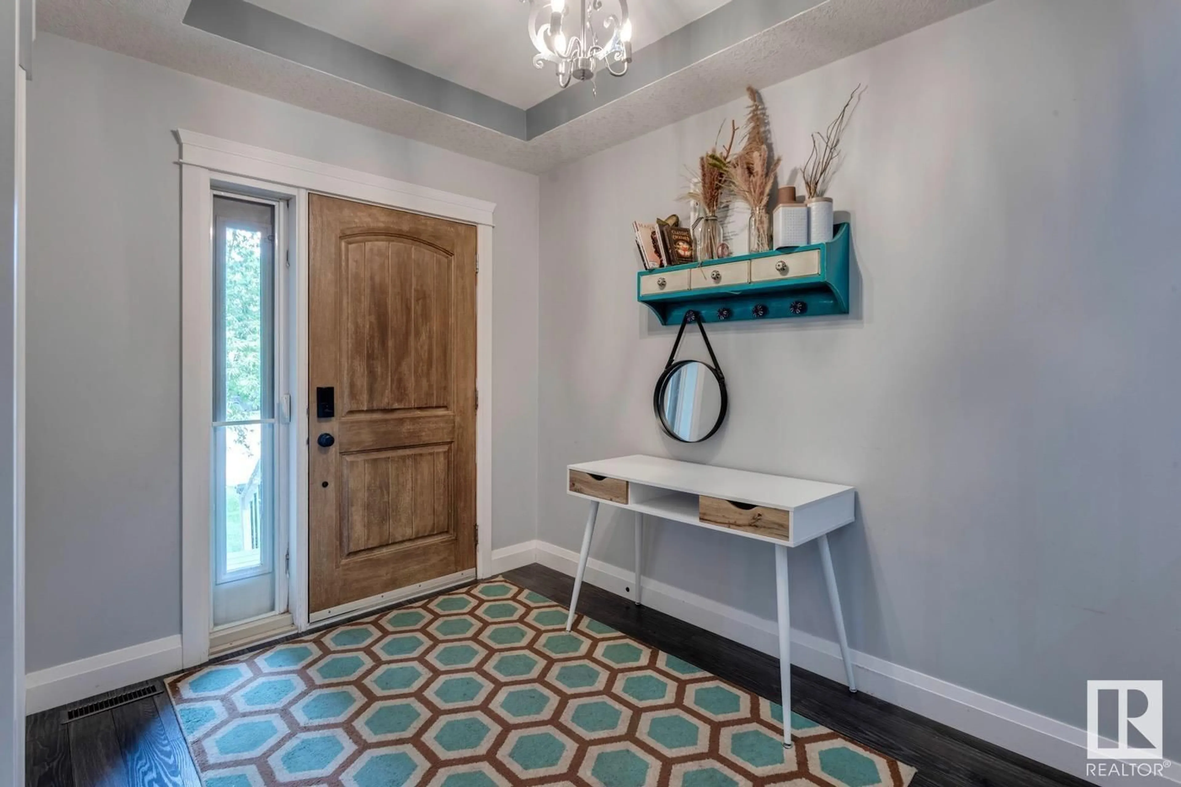 Indoor entryway for 703 SUNCREST POINT, Sherwood Park Alberta T8H0G6