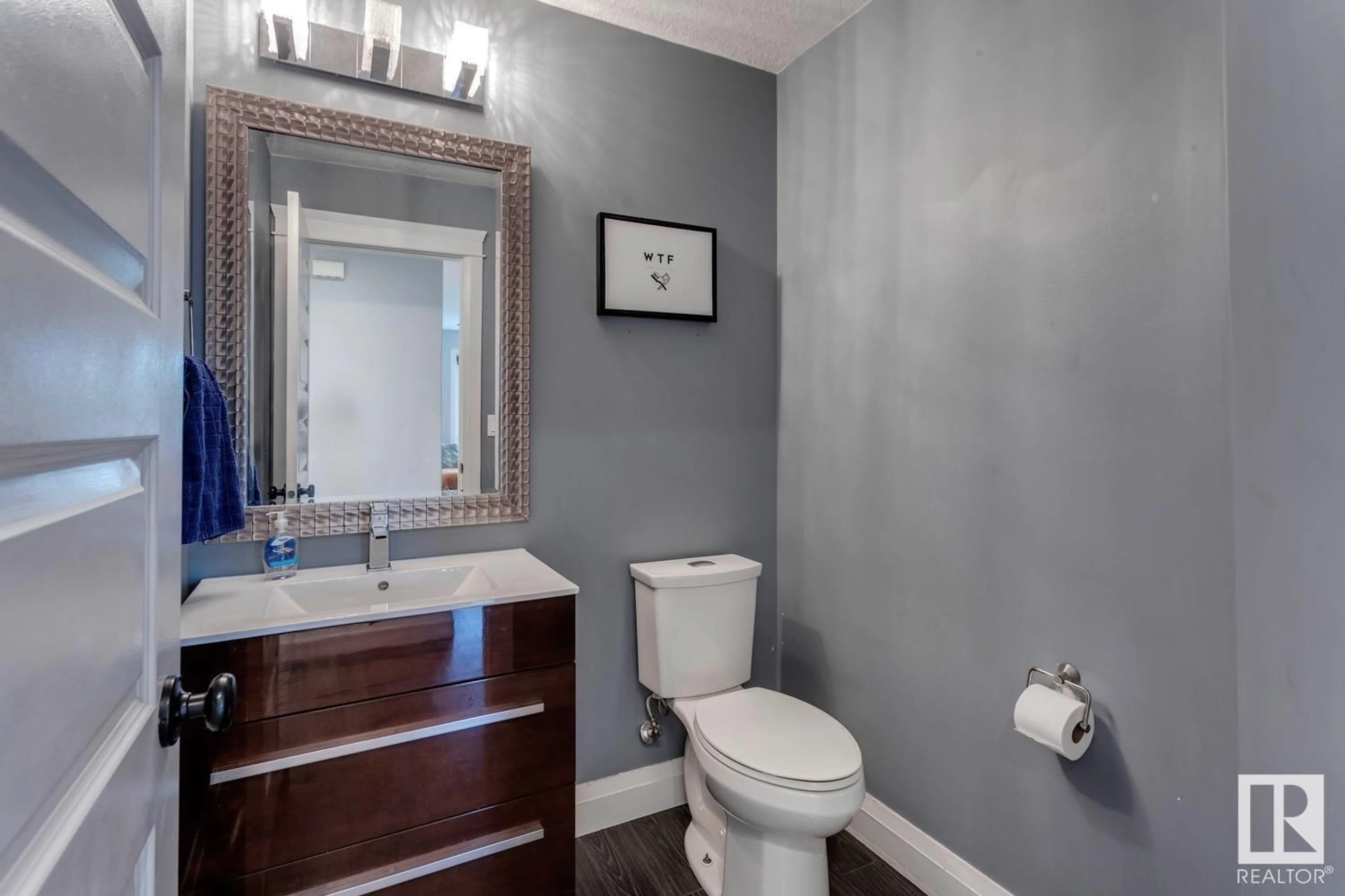 Standard bathroom, ceramic/tile floor for 703 SUNCREST POINT, Sherwood Park Alberta T8H0G6