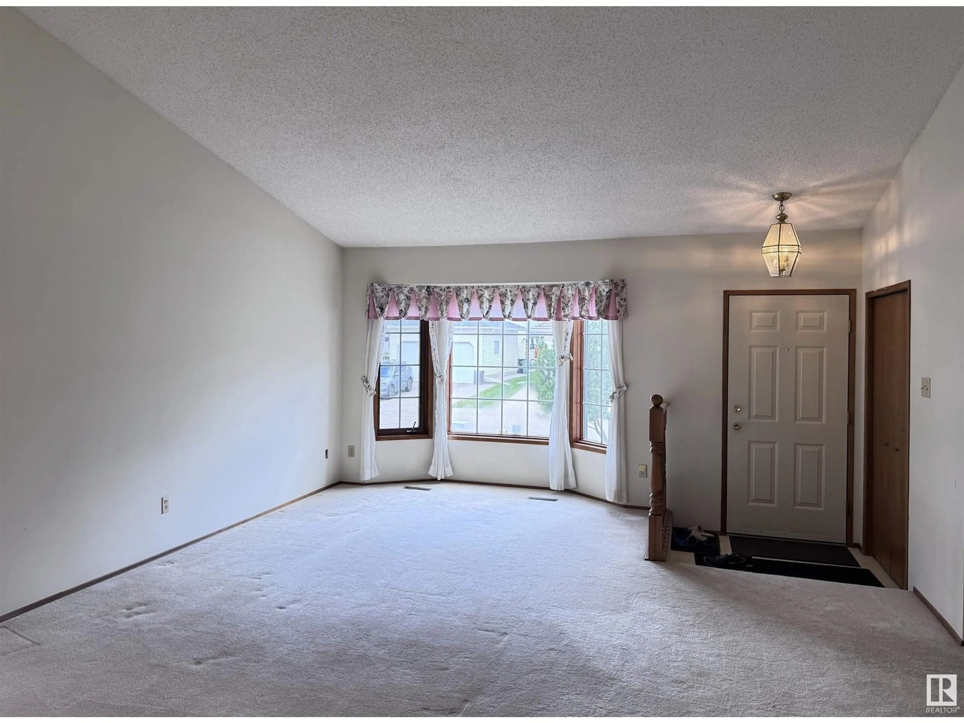 A pic of a room for 6328 160 AV, Edmonton Alberta T5Y2P9