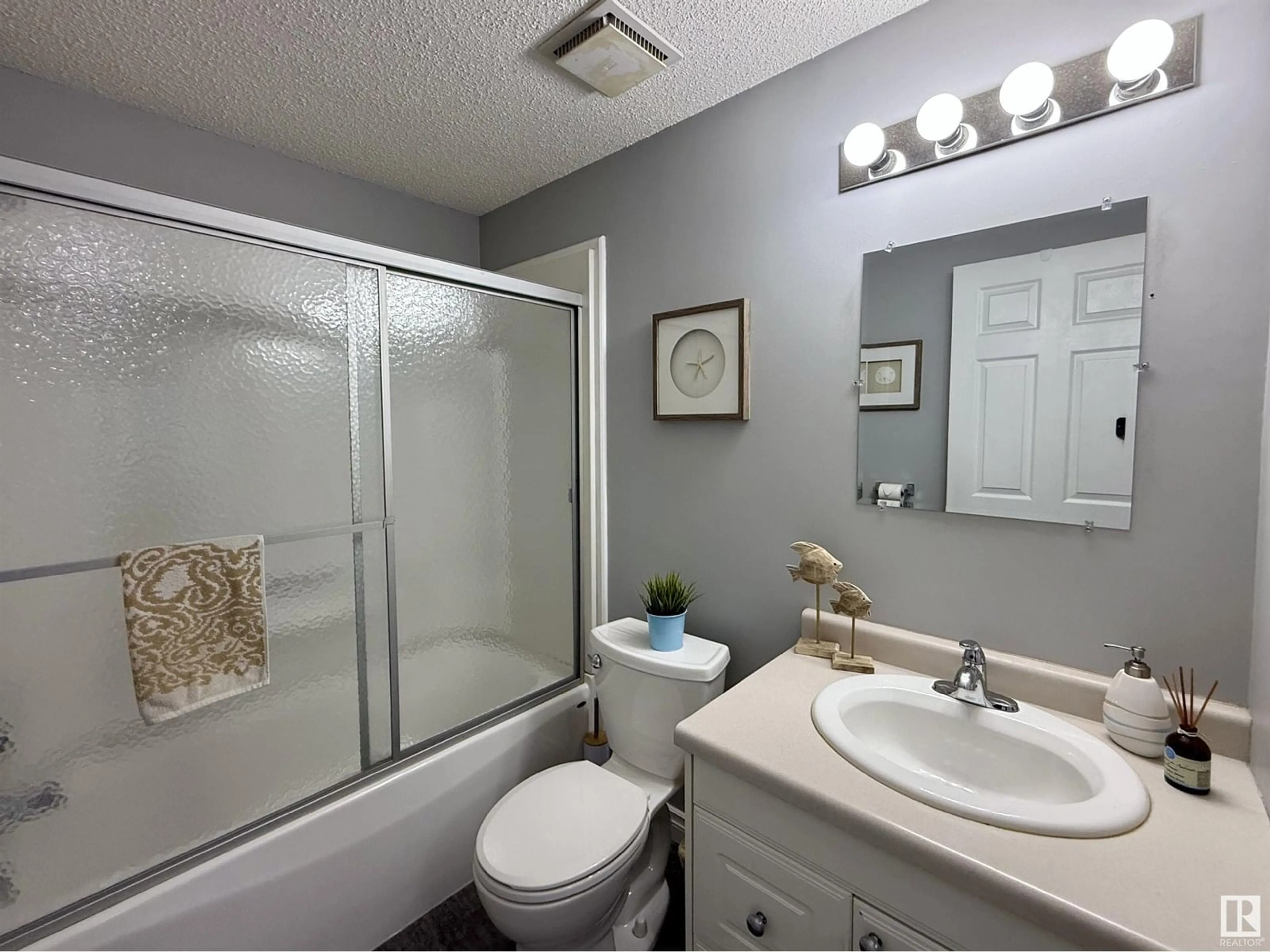 Standard bathroom, unknown for 305 - 196 CALAHOO RD, Spruce Grove Alberta T7X3L1