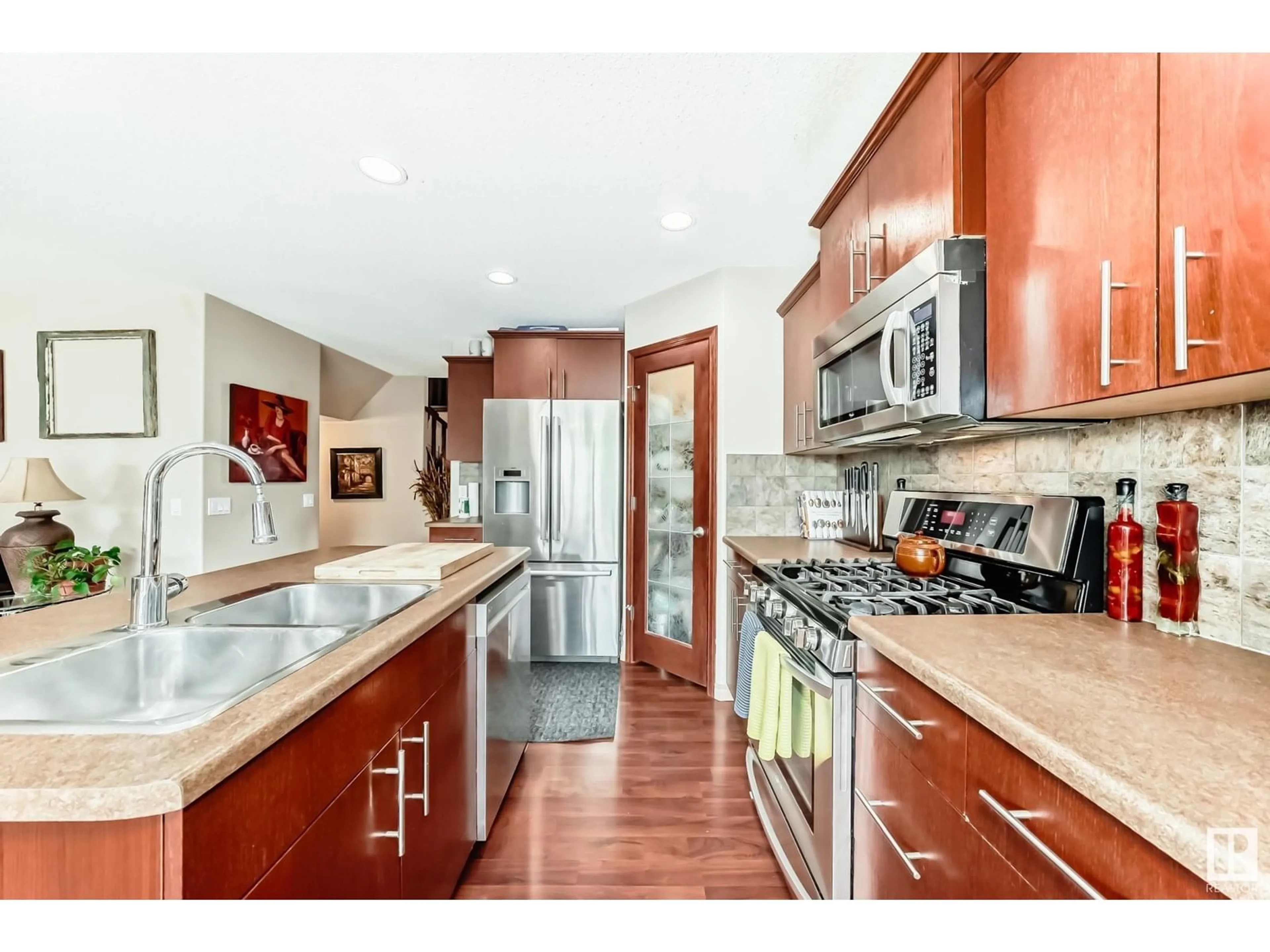 Open concept kitchen, ceramic/tile floor for 9 ASHTON GA, Spruce Grove Alberta T7X0H8