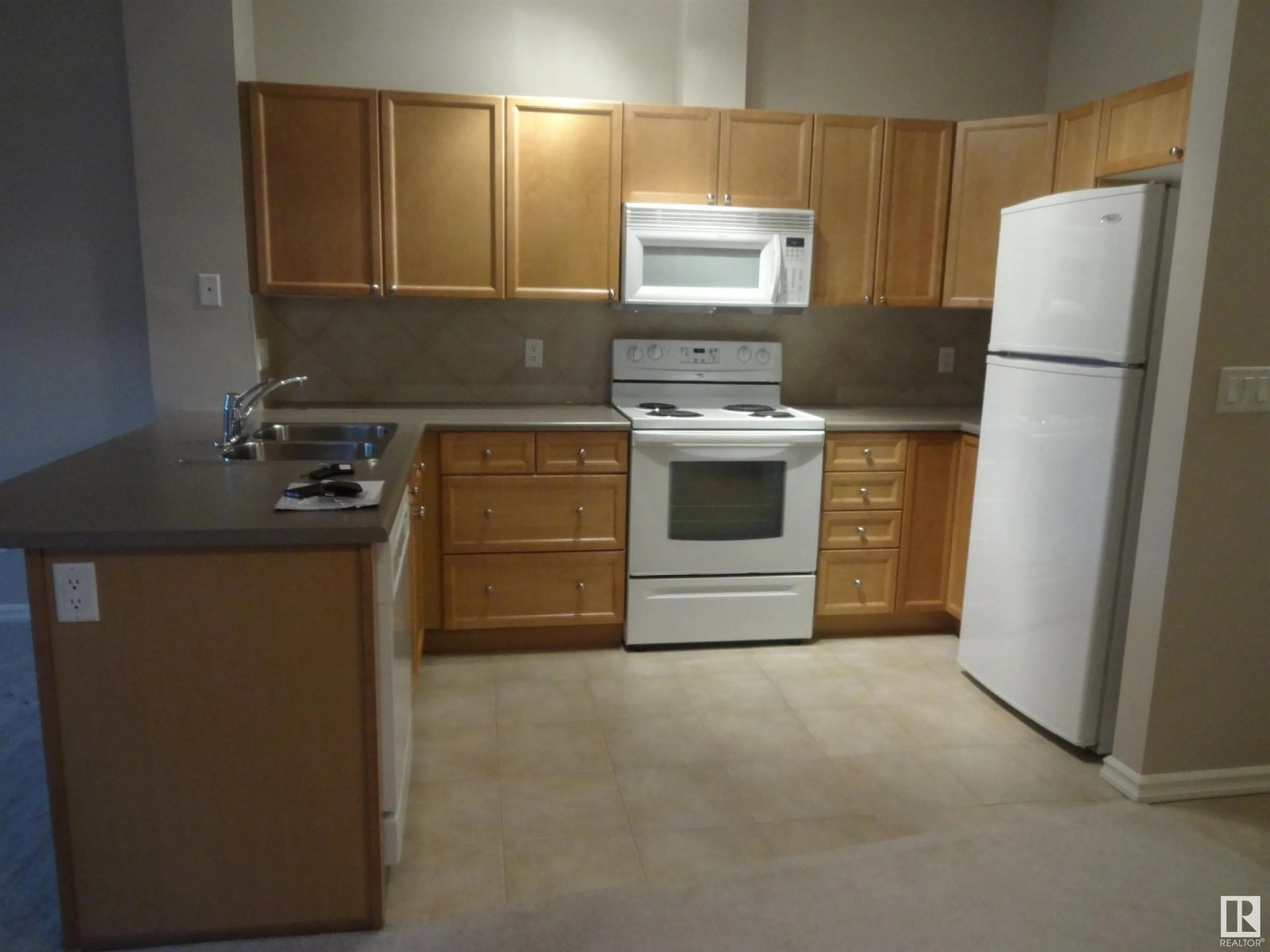 Standard kitchen, unknown for #114 - 226 MACEWAN ROAD, Edmonton Alberta T6W0C5