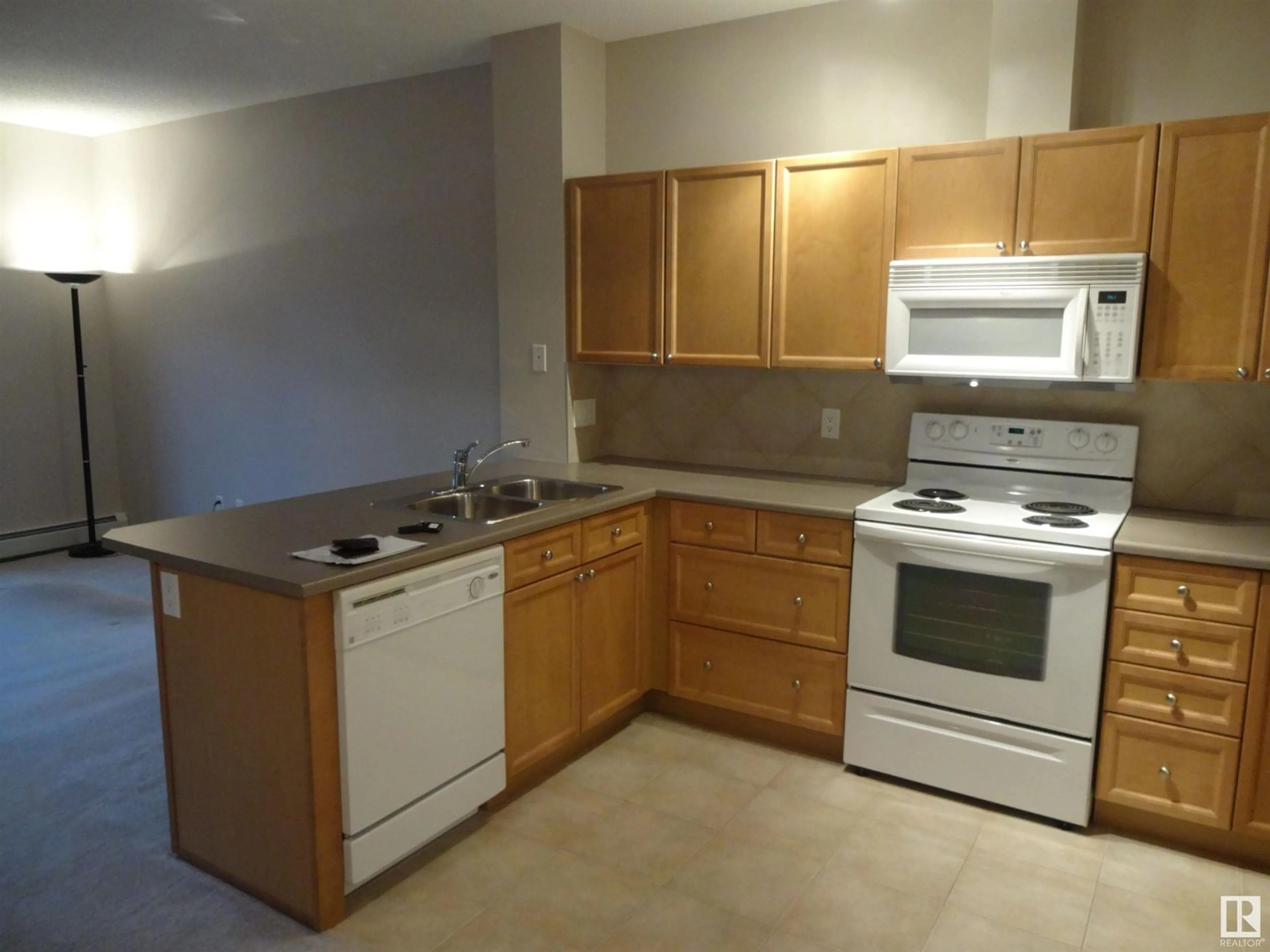 Standard kitchen, unknown for #114 - 226 MACEWAN ROAD, Edmonton Alberta T6W0C5