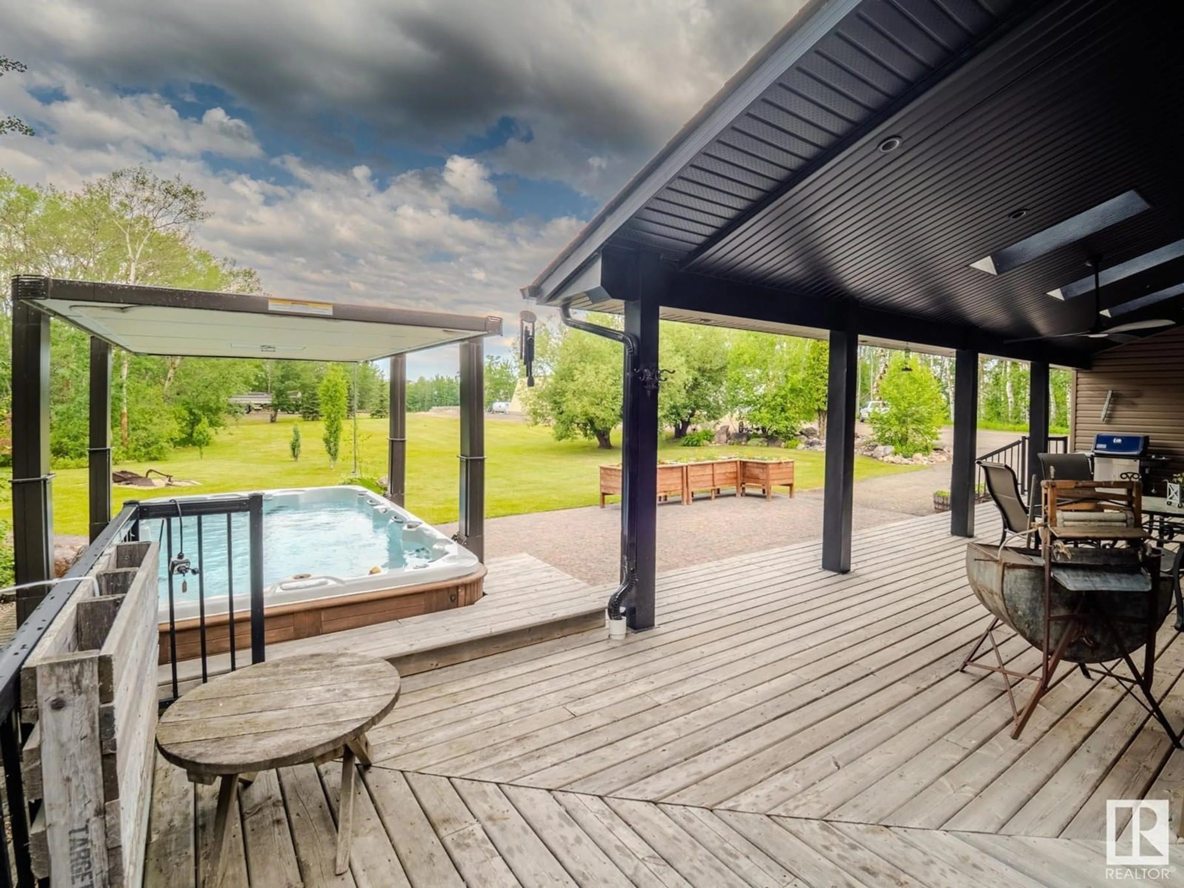 Patio, water/lake/river/ocean view for 49072 RGE ROAD 233, Rural Leduc County Alberta T0C1Z0