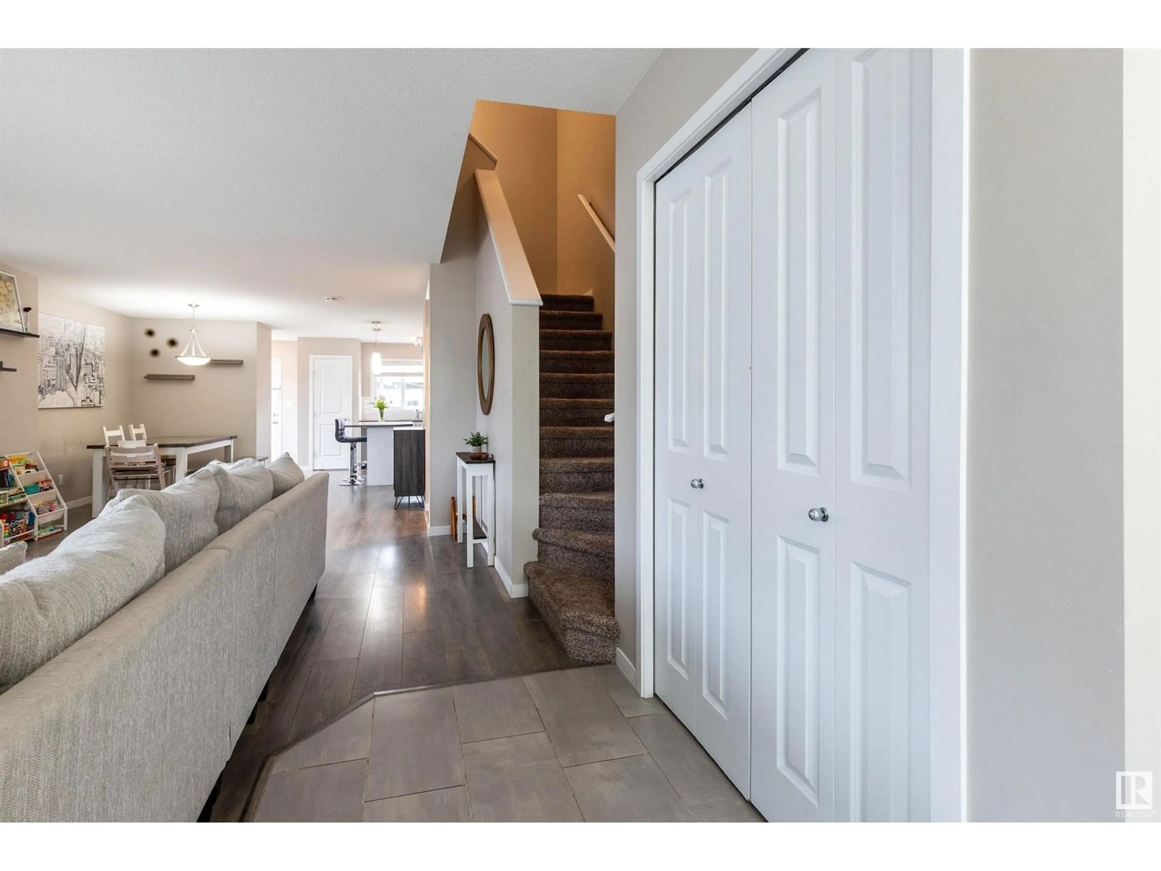 Indoor entryway for LI SW - 4325 PROWSE LINK, Edmonton Alberta T6W3A7