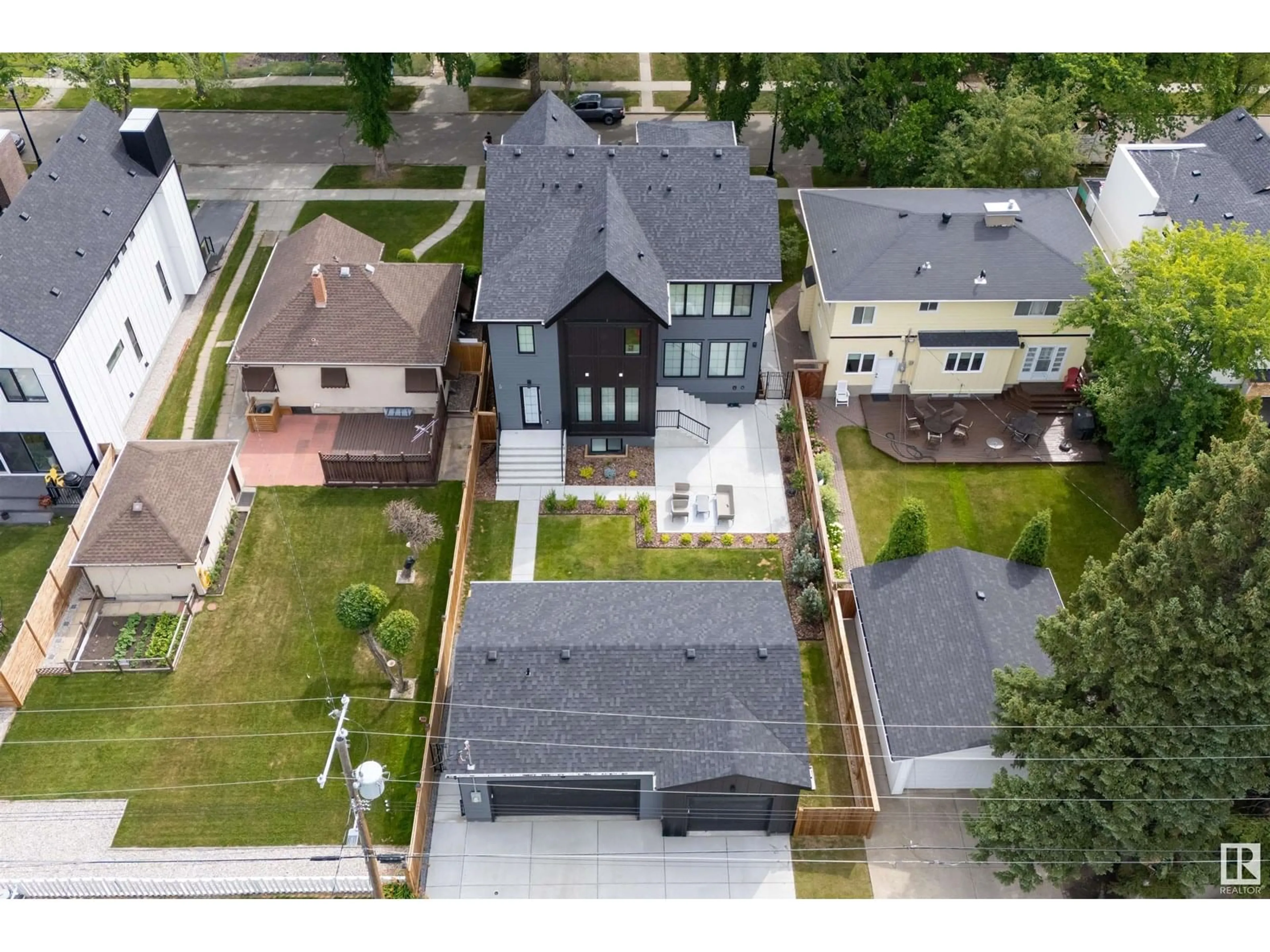 A pic from outside/outdoor area/front of a property/back of a property/a pic from drone, street for 10522 134 ST, Edmonton Alberta T5N2B5