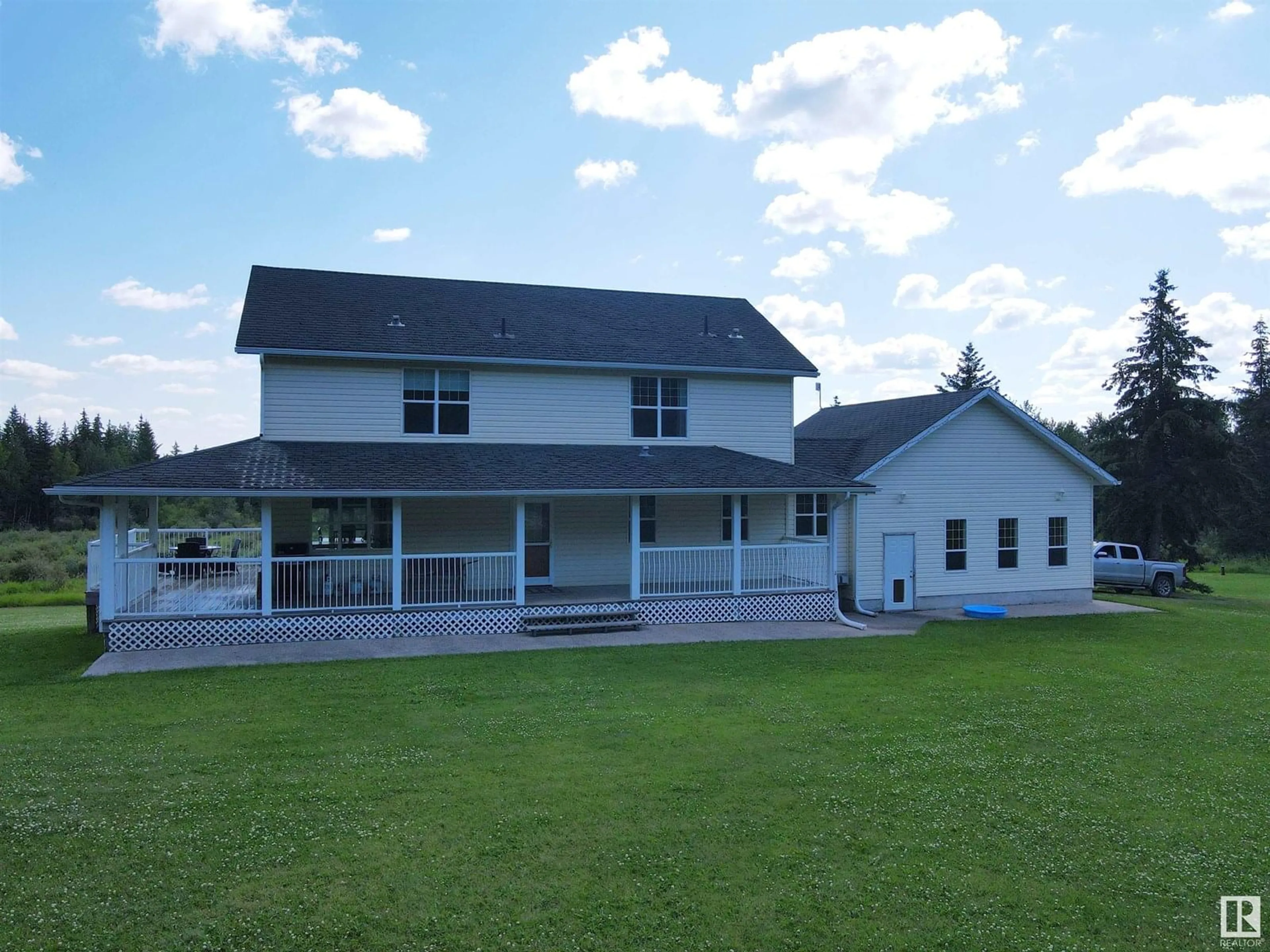 A pic from outside/outdoor area/front of a property/back of a property/a pic from drone, building for 49531 RANGE ROAD 55, Rural Brazeau County Alberta T0C2H0