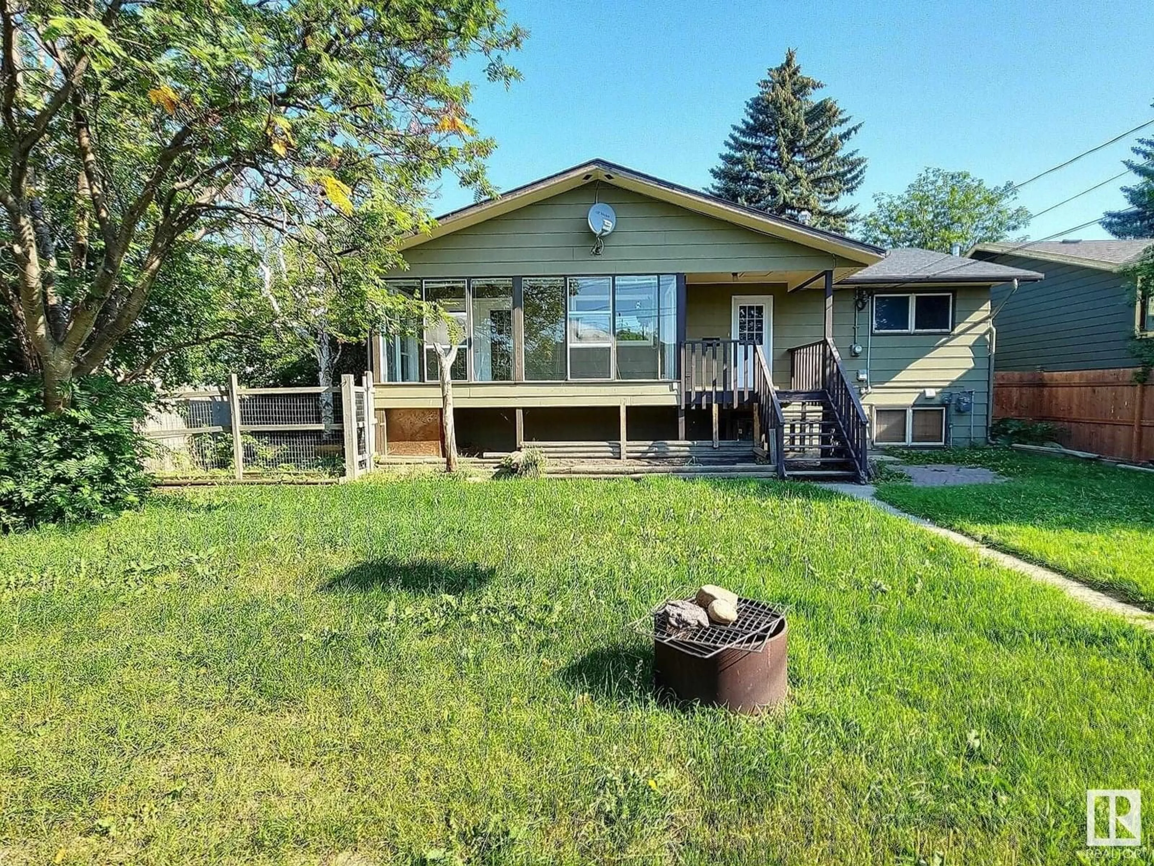 A pic from outside/outdoor area/front of a property/back of a property/a pic from drone, water/lake/river/ocean view for 4337 49 AV, St. Paul Town Alberta T0A3A3