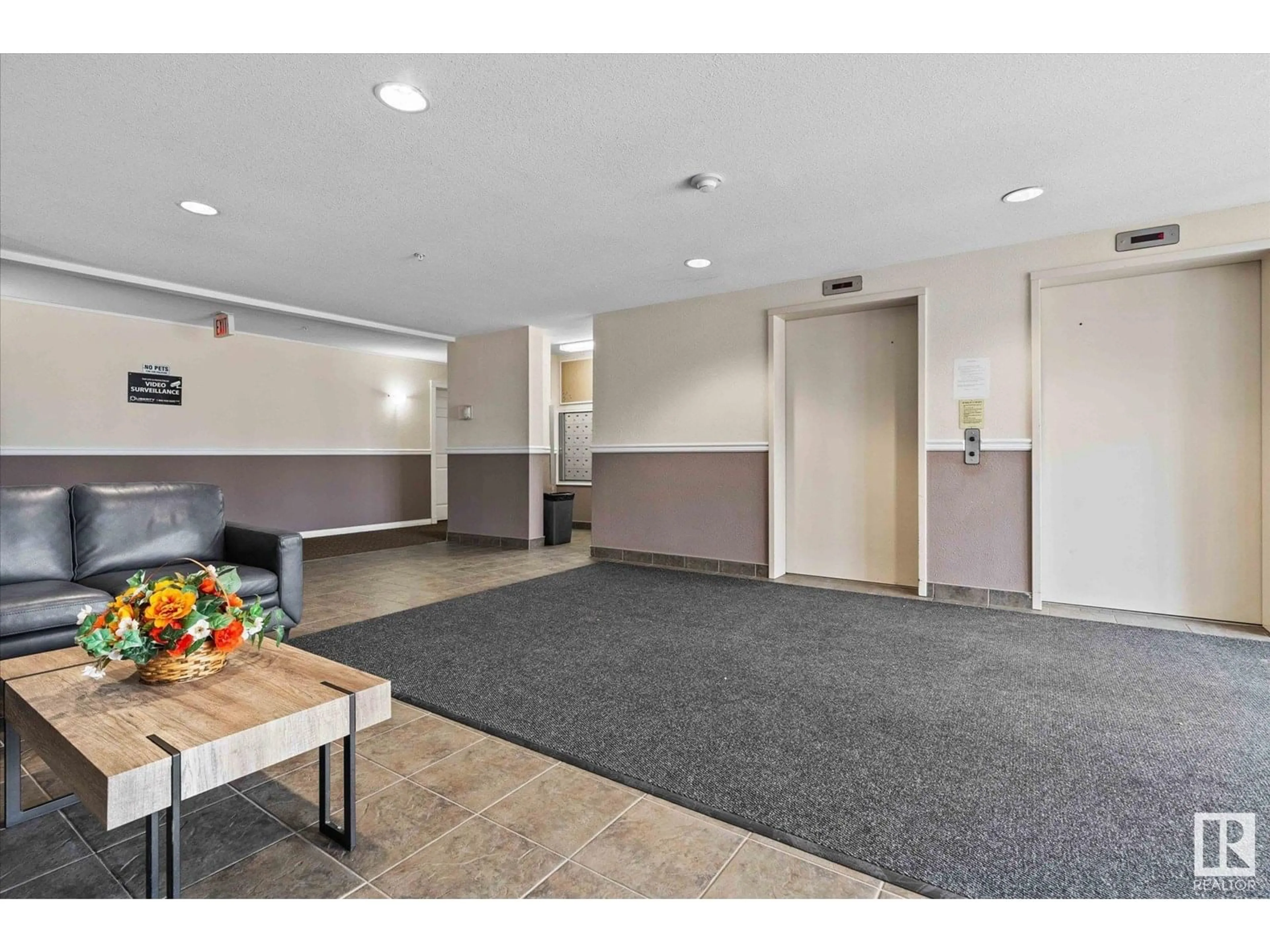 Indoor foyer for #322 - 4309 33 ST, Stony Plain Alberta T7Z0C4