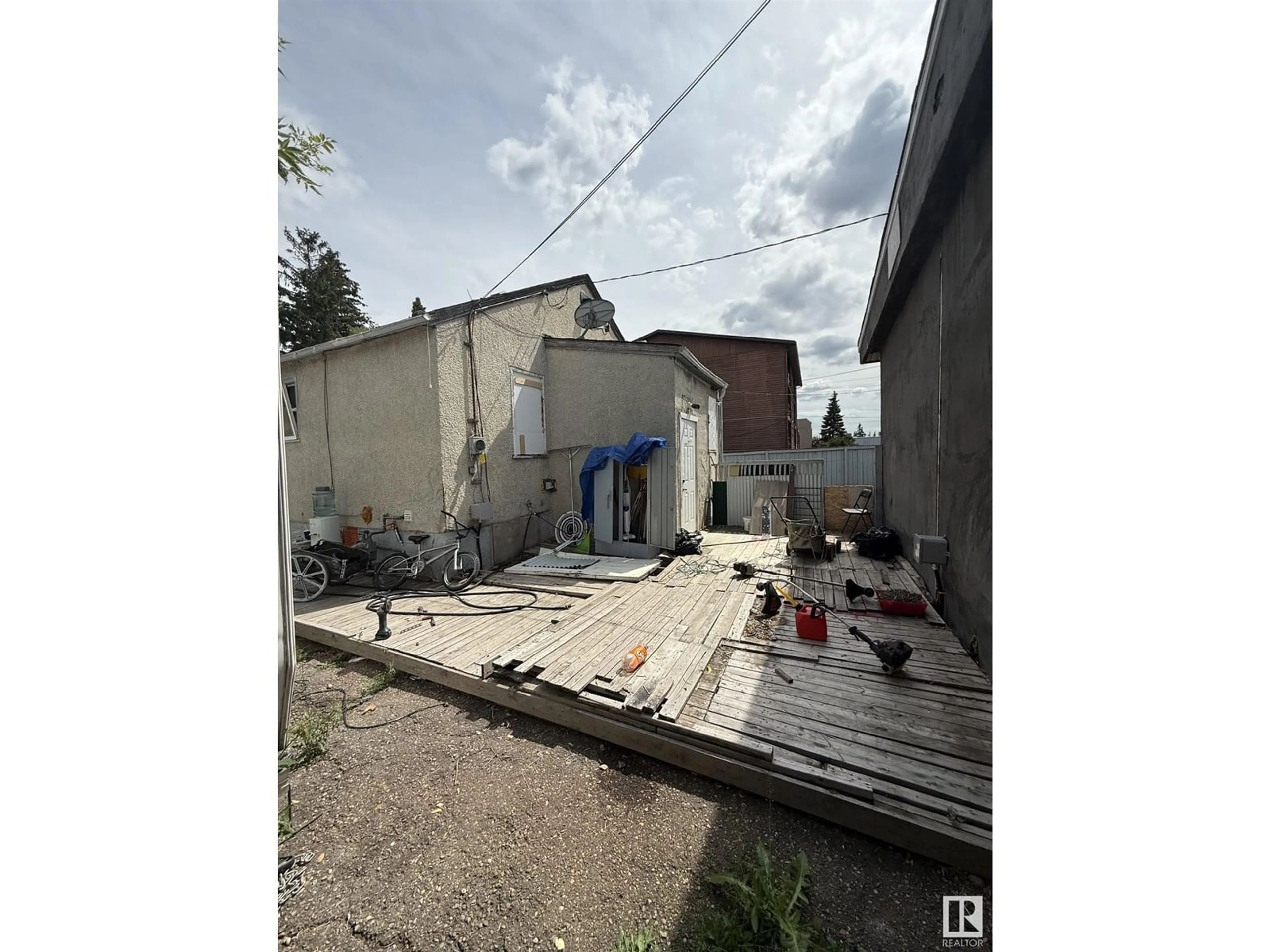 A pic from outside/outdoor area/front of a property/back of a property/a pic from drone, building for 10150 159 STREET STREET, Edmonton Alberta T5P2Z9