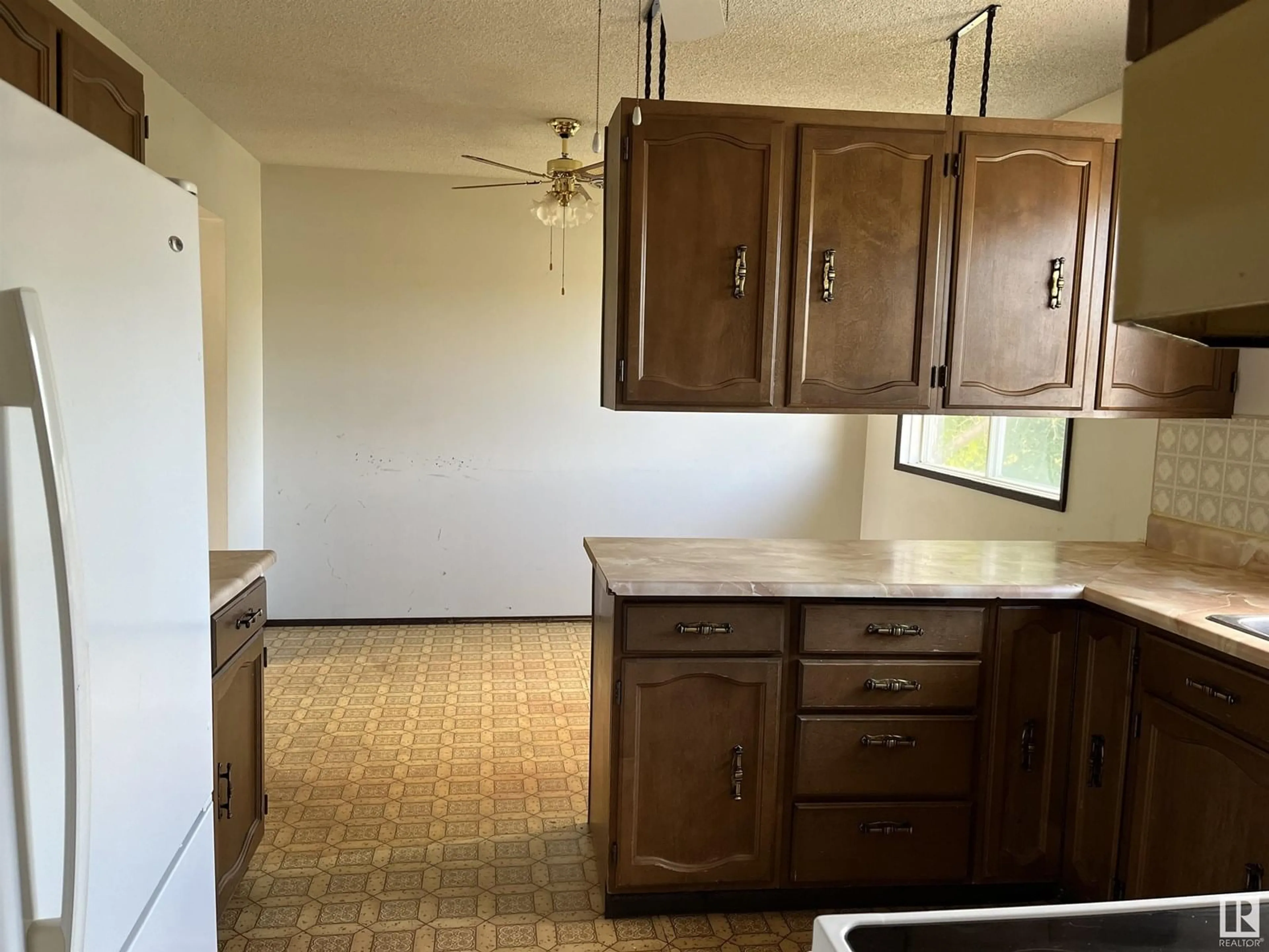 Standard kitchen, ceramic/tile floor for 5340 53 AV, Bonnyville Town Alberta T9N2B3