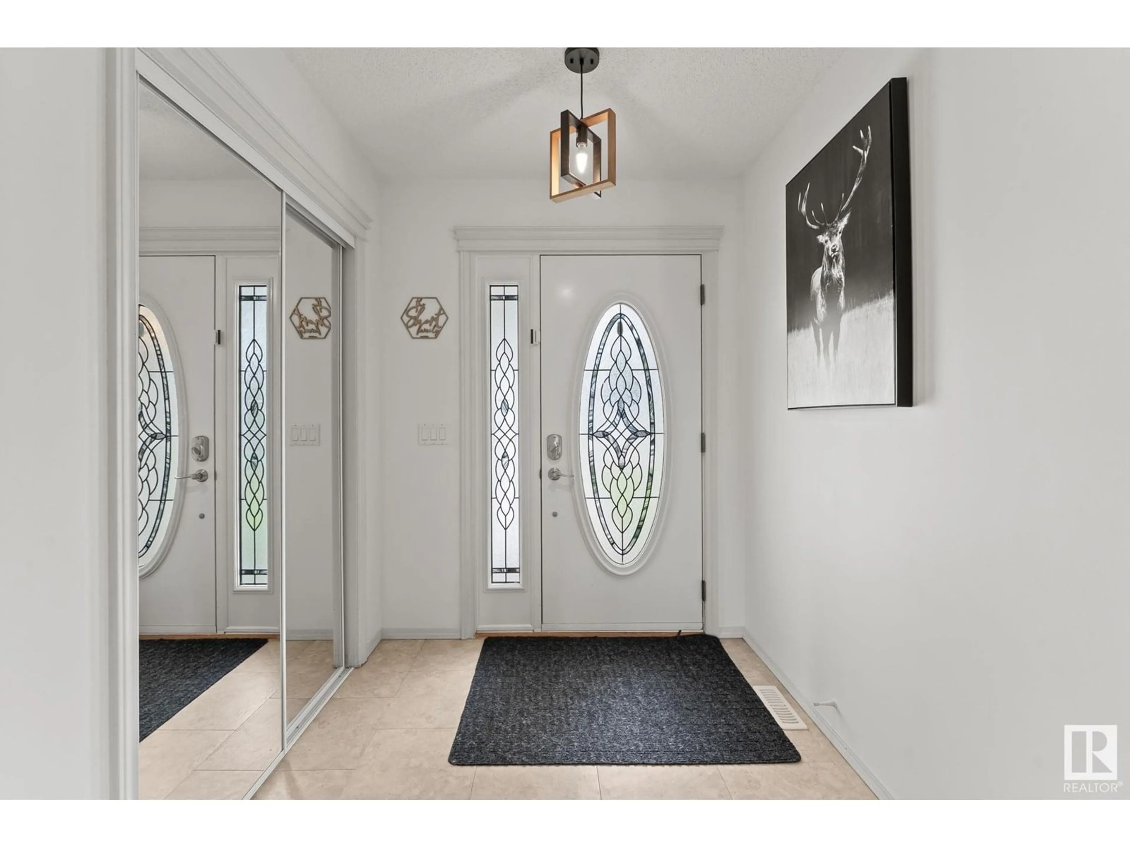 Indoor entryway for 75 COLONIALE WY, Beaumont Alberta T4X1M3