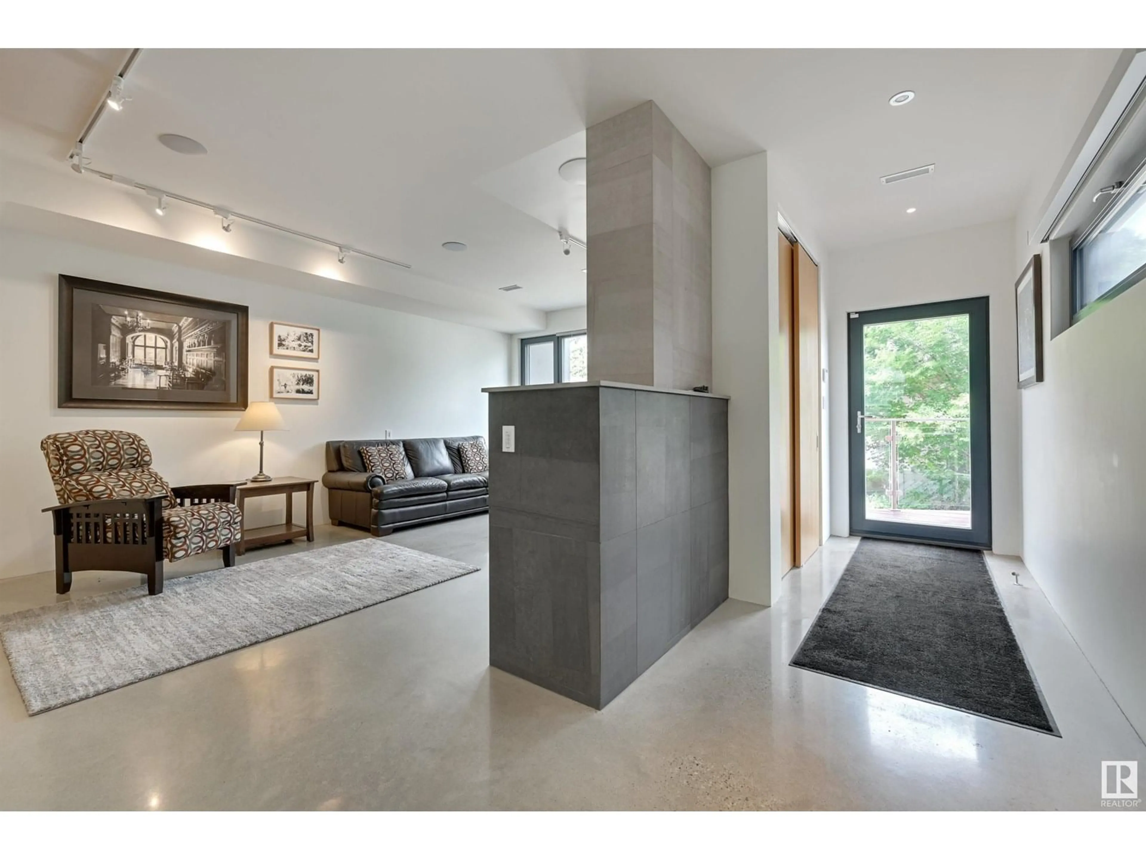 Indoor entryway for 50 SYLVANCROFT LN, Edmonton Alberta T5N0R1