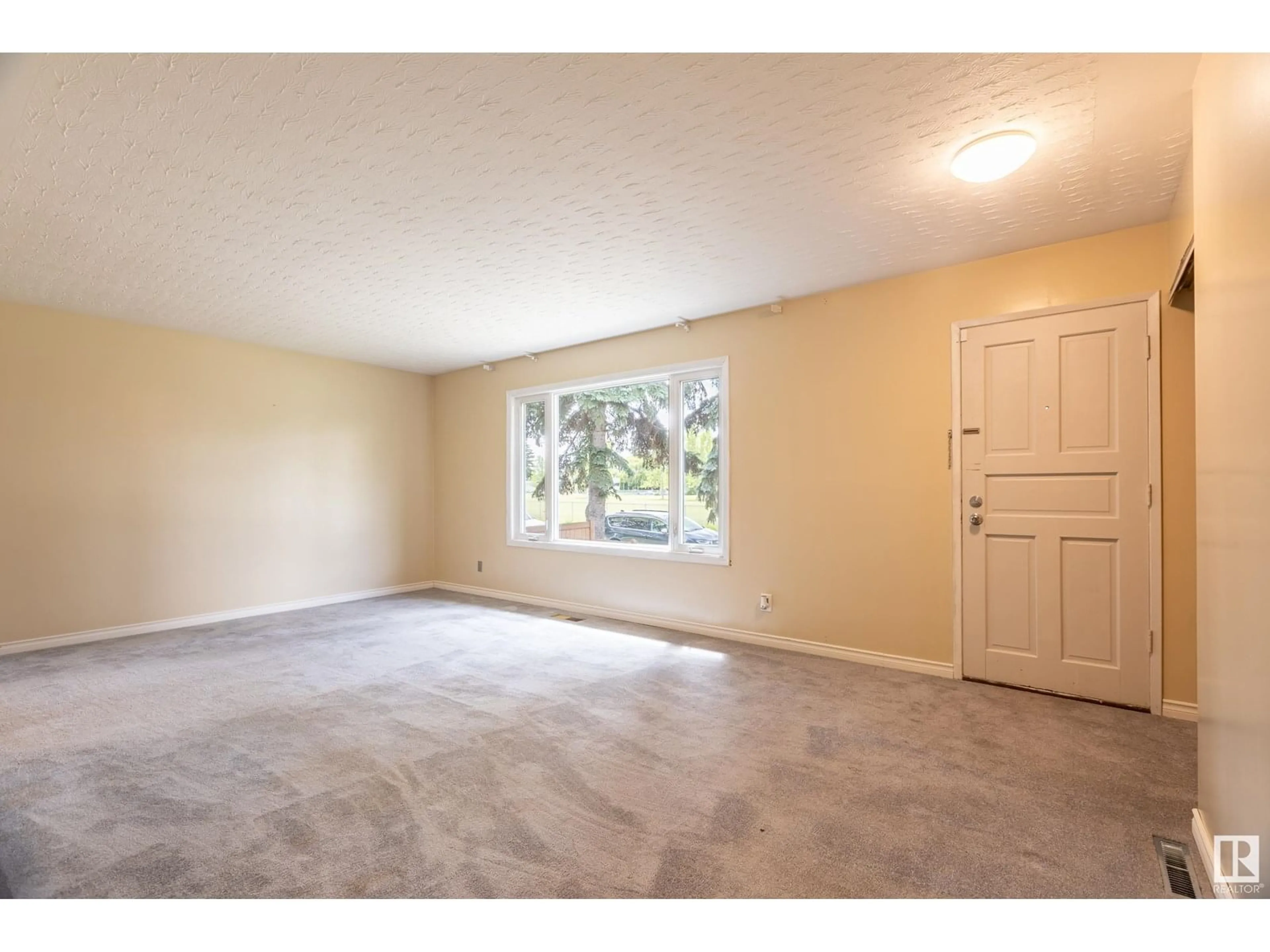 A pic of a room for 13116 136 AV, Edmonton Alberta T5L4B3