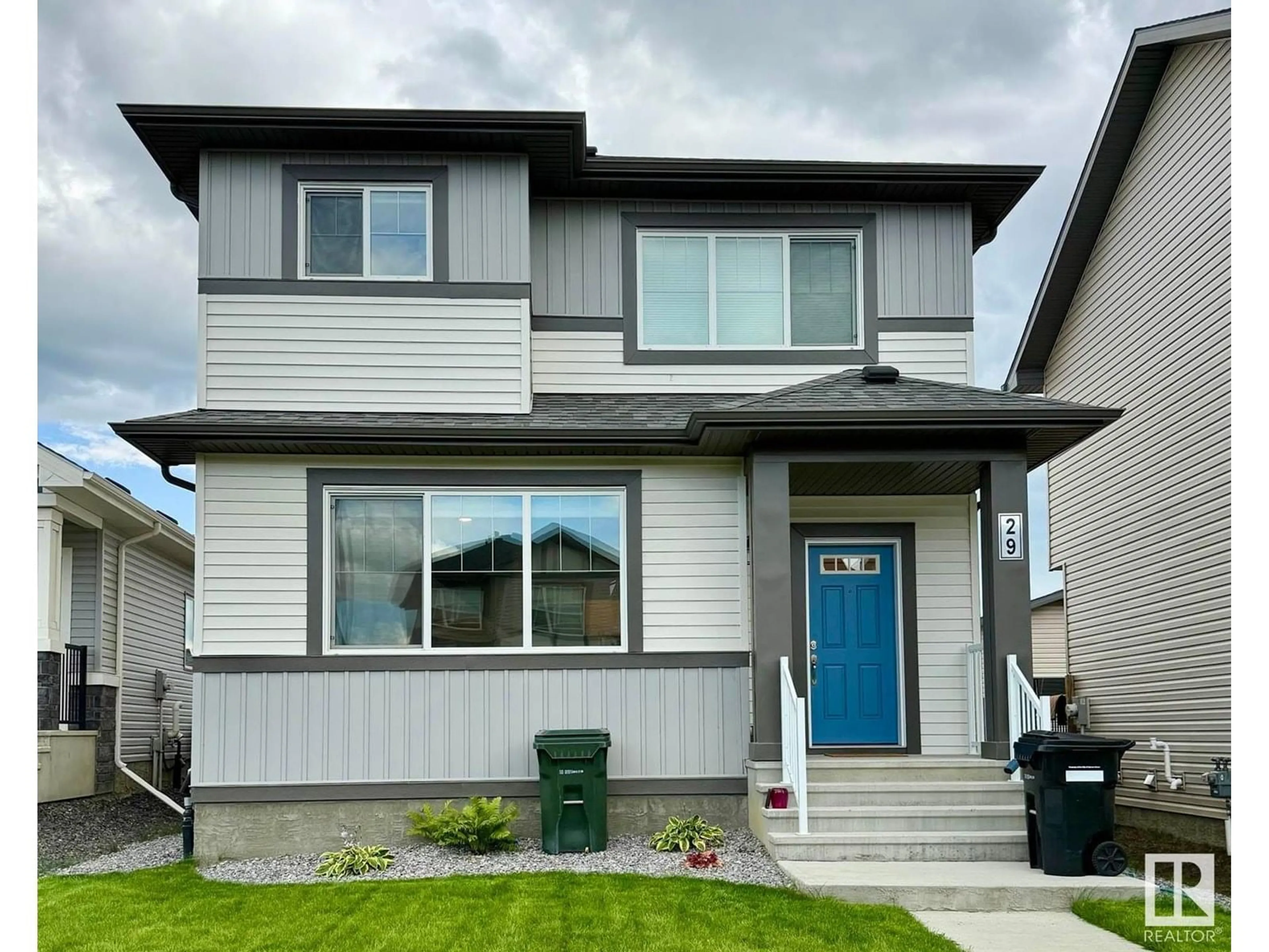 Home with vinyl exterior material, street for 29 HARRISON GATE, Spruce Grove Alberta T7X0X2