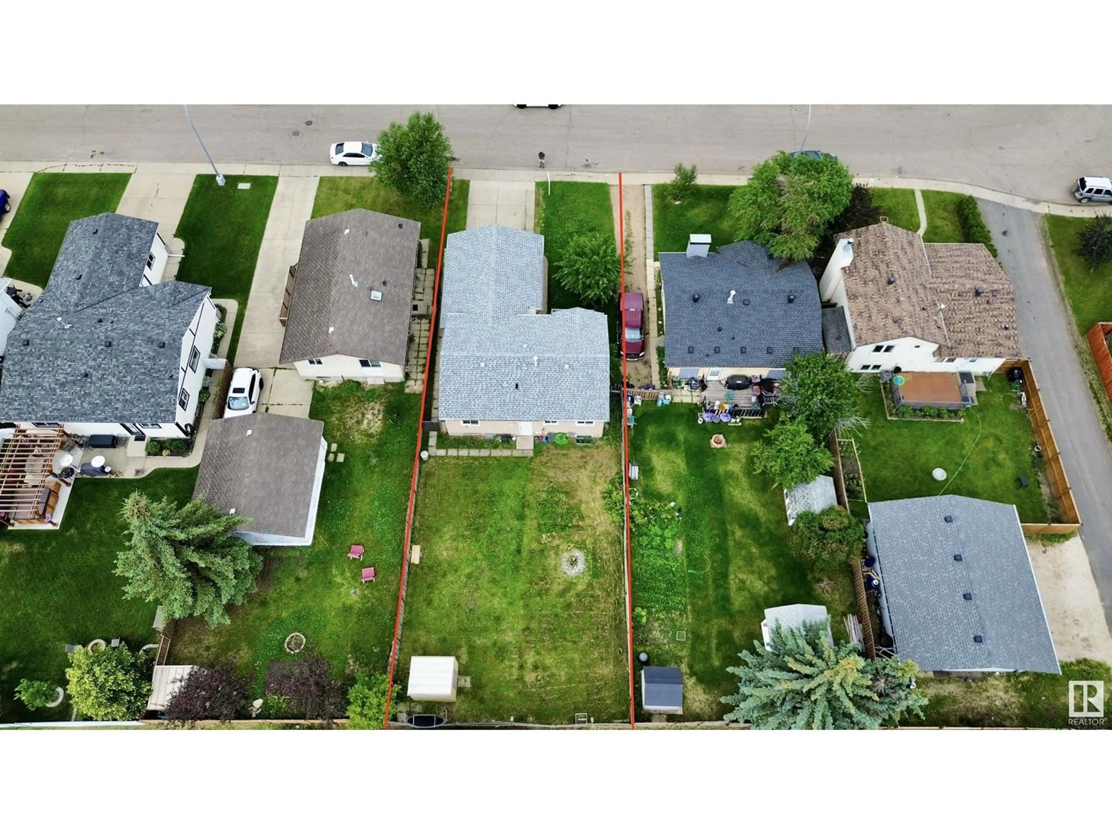 A pic from outside/outdoor area/front of a property/back of a property/a pic from drone, street for 1411 35 ST, Edmonton Alberta T6L2M2