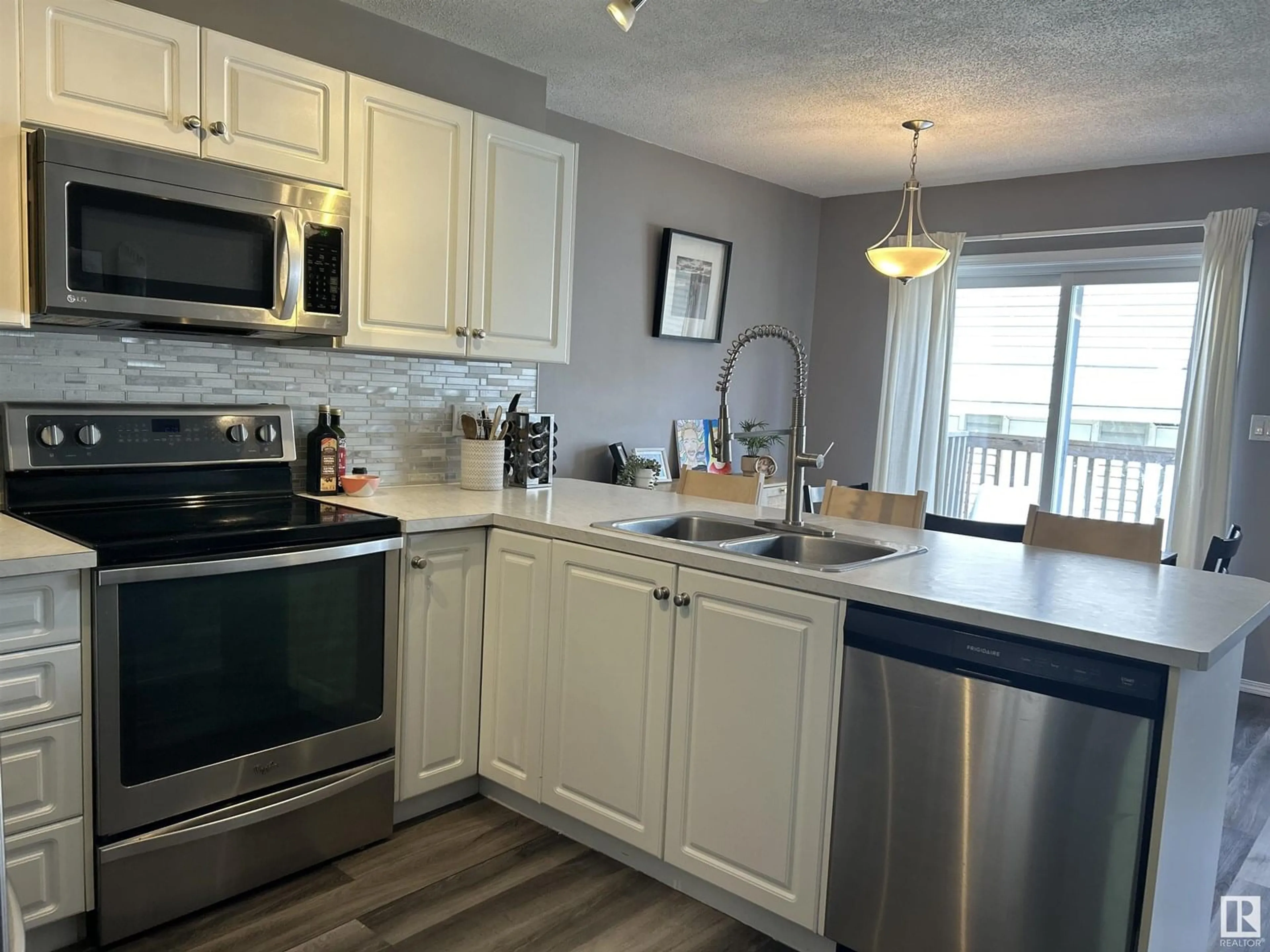 Open concept kitchen, unknown for 5001 - 59 62 ST, Beaumont Alberta T4X0C7