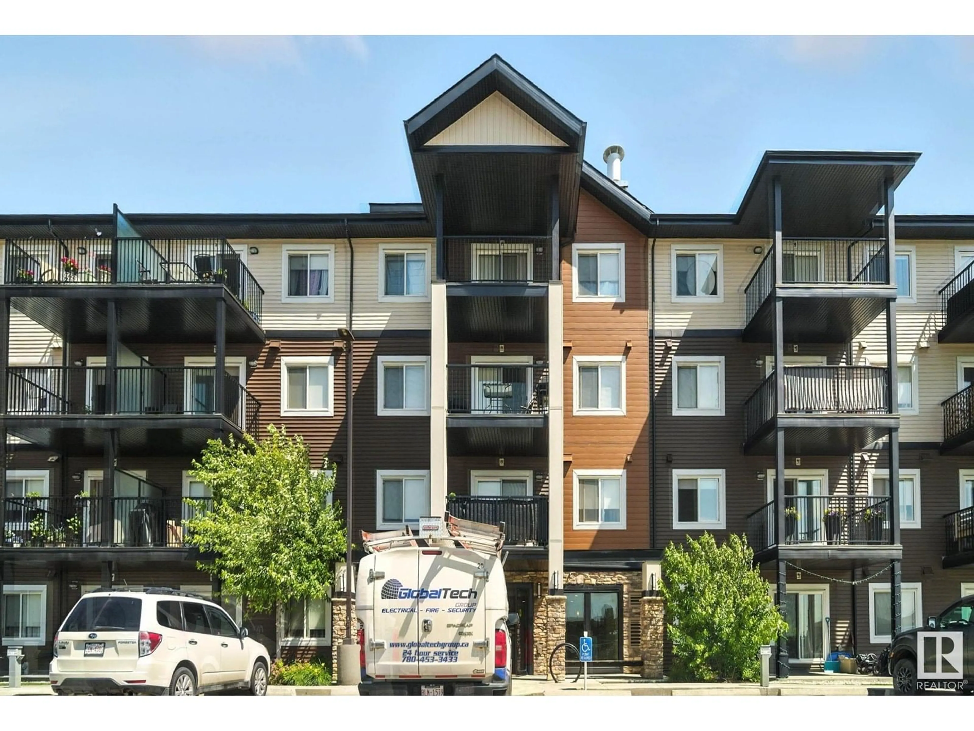 A pic from outside/outdoor area/front of a property/back of a property/a pic from drone, unknown for 427 EBBERS BV, Edmonton Alberta T5Y4A4