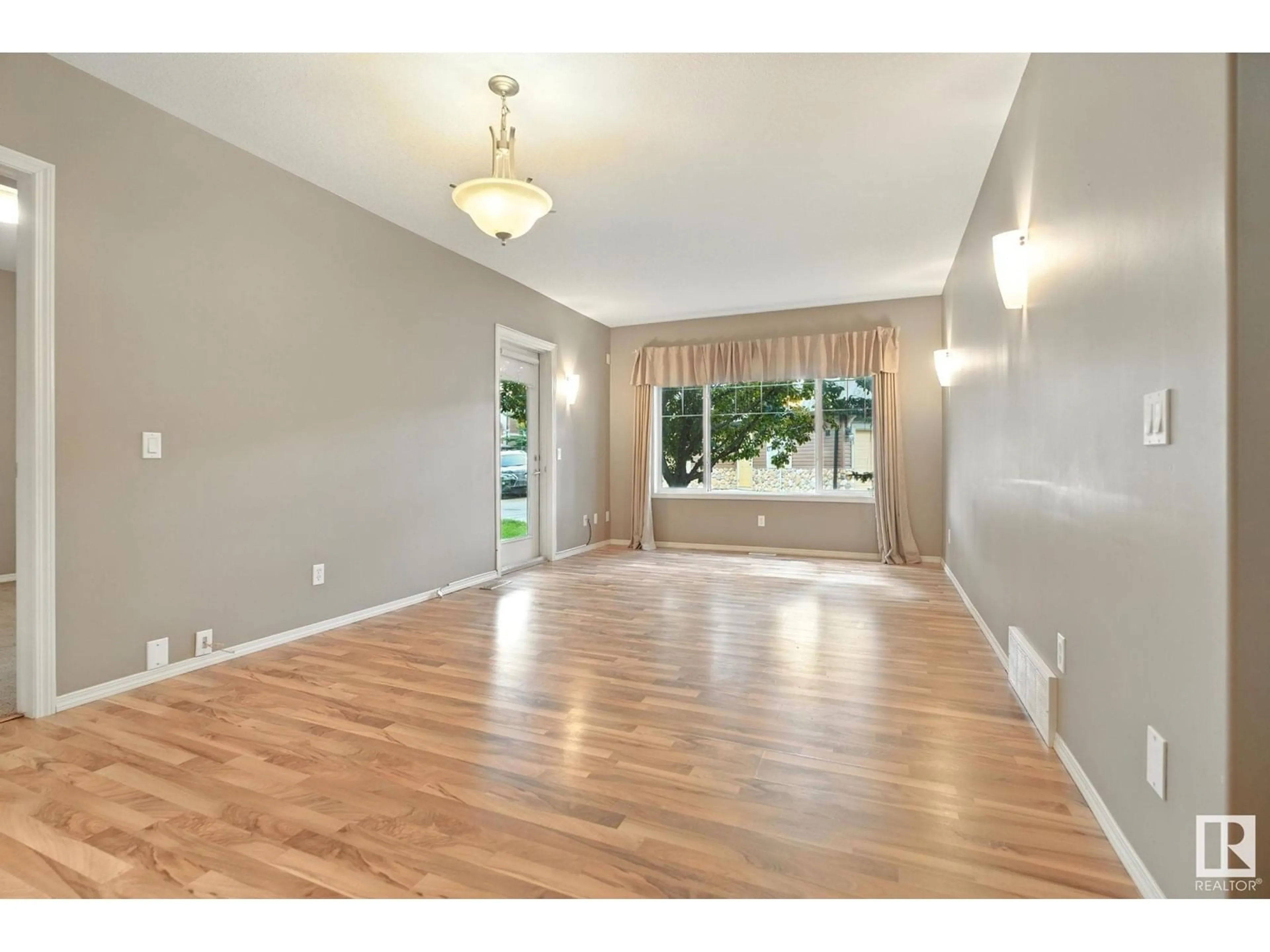 Unknown for 21 SILVER BERRY RD, Edmonton Alberta T6T0B7