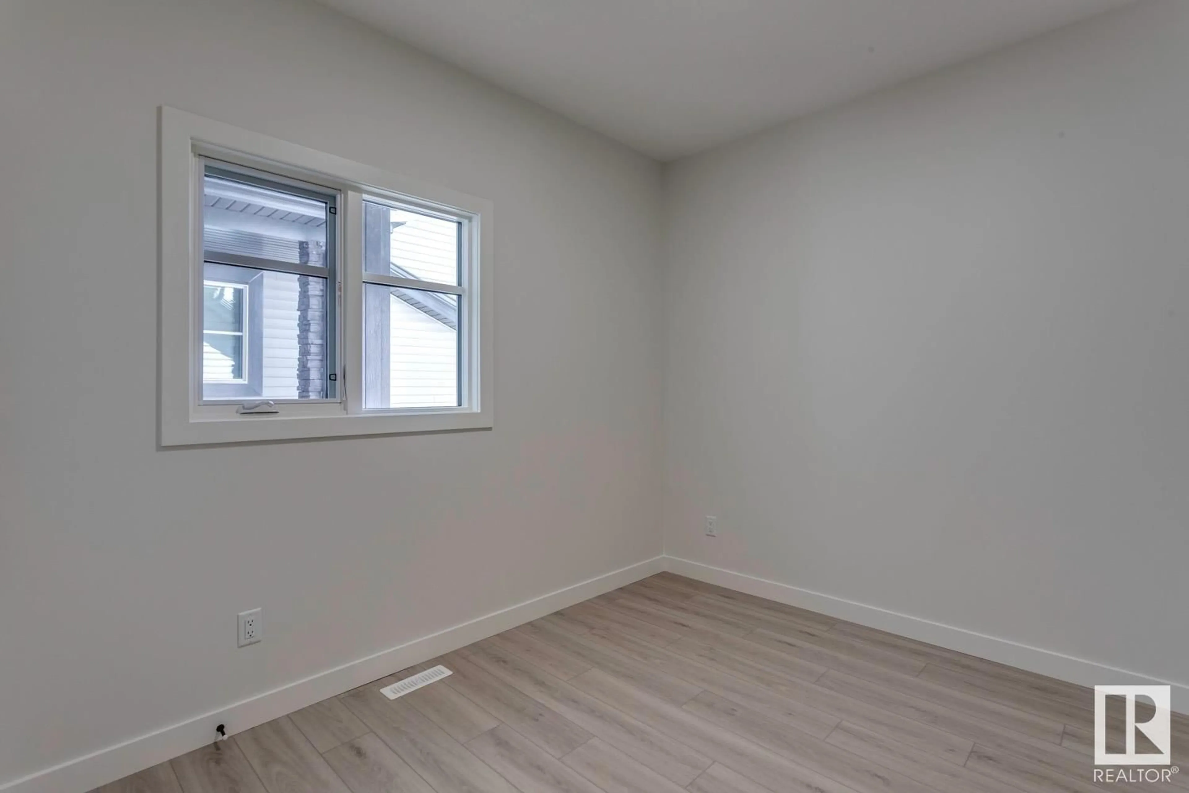 A pic of a room for SW SW - 335 29 ST, Edmonton Alberta T6X3E7