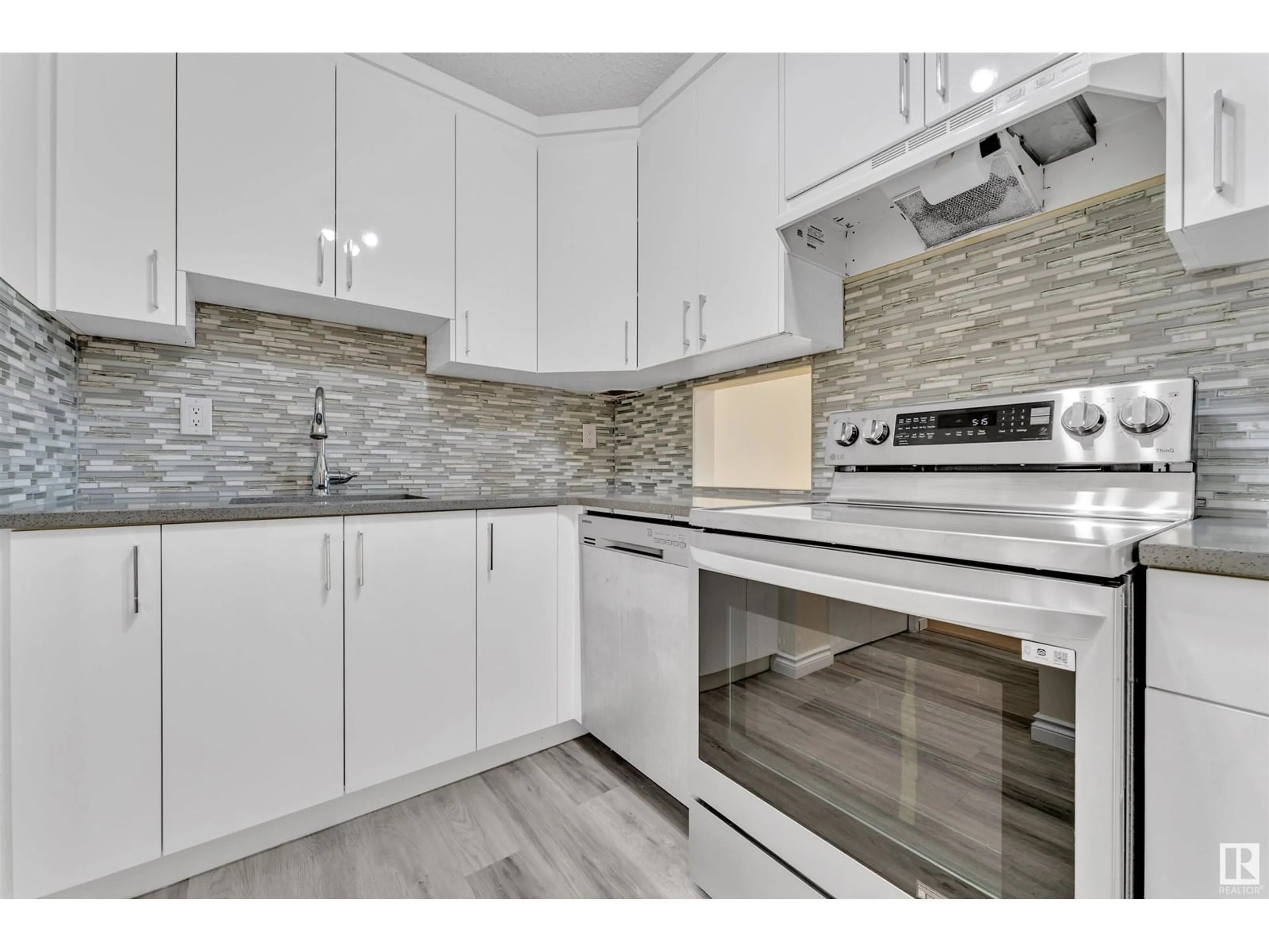 Unknown for #5 - 3855 76 ST, Edmonton Alberta T6K2P9