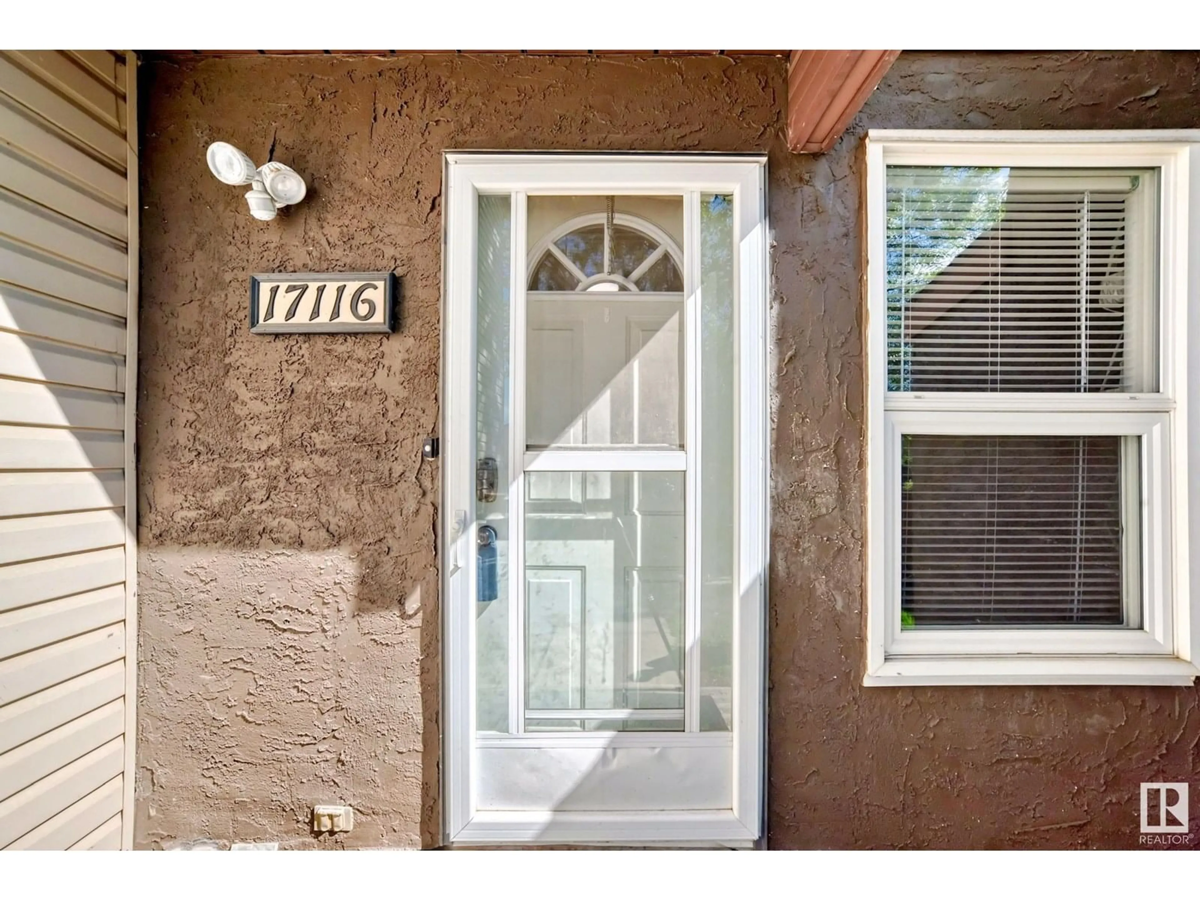Indoor entryway for NW - 17116 108 ST, Edmonton Alberta T5X3C6