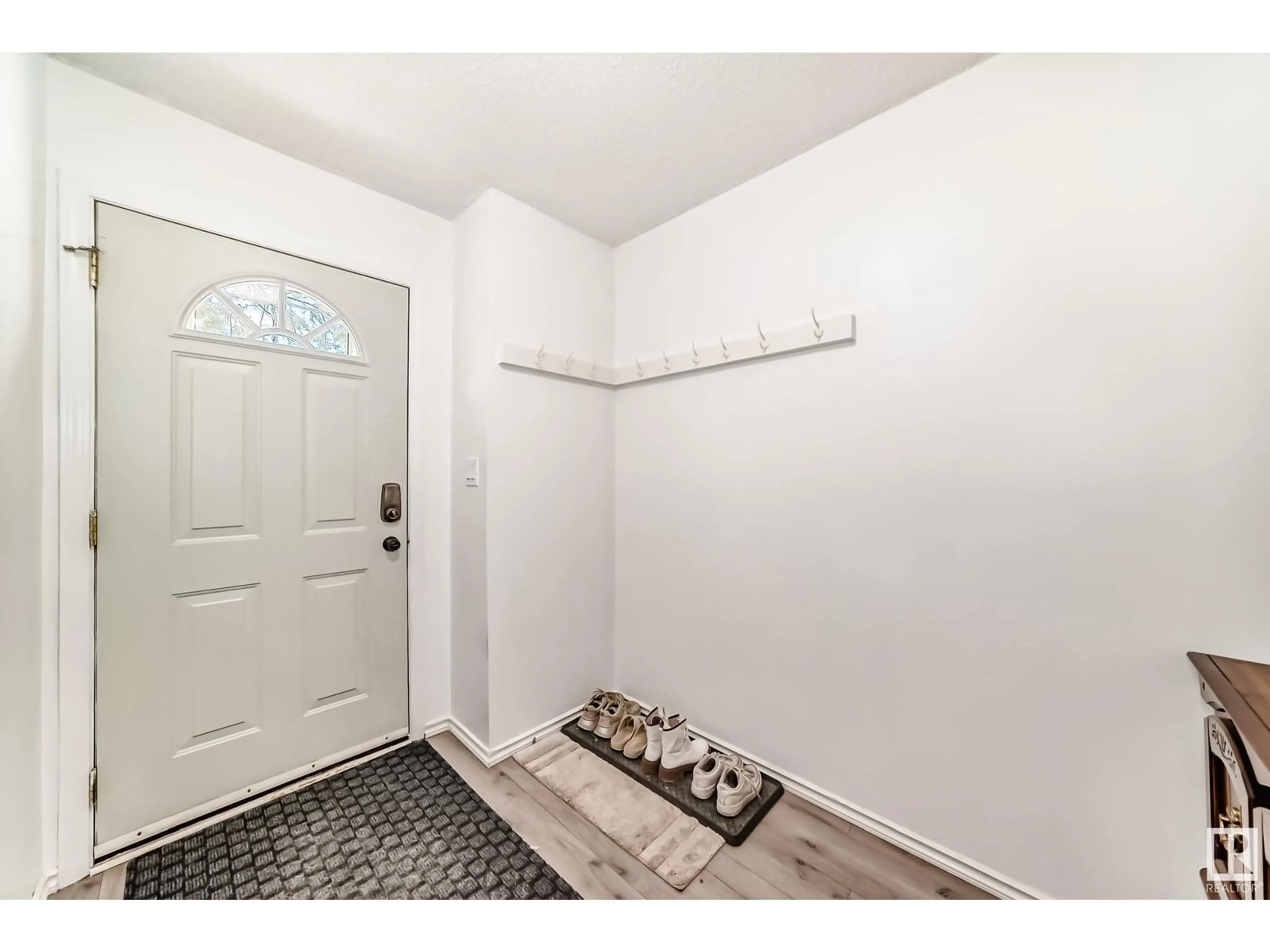 Indoor entryway for NW - 17116 108 ST, Edmonton Alberta T5X3C6