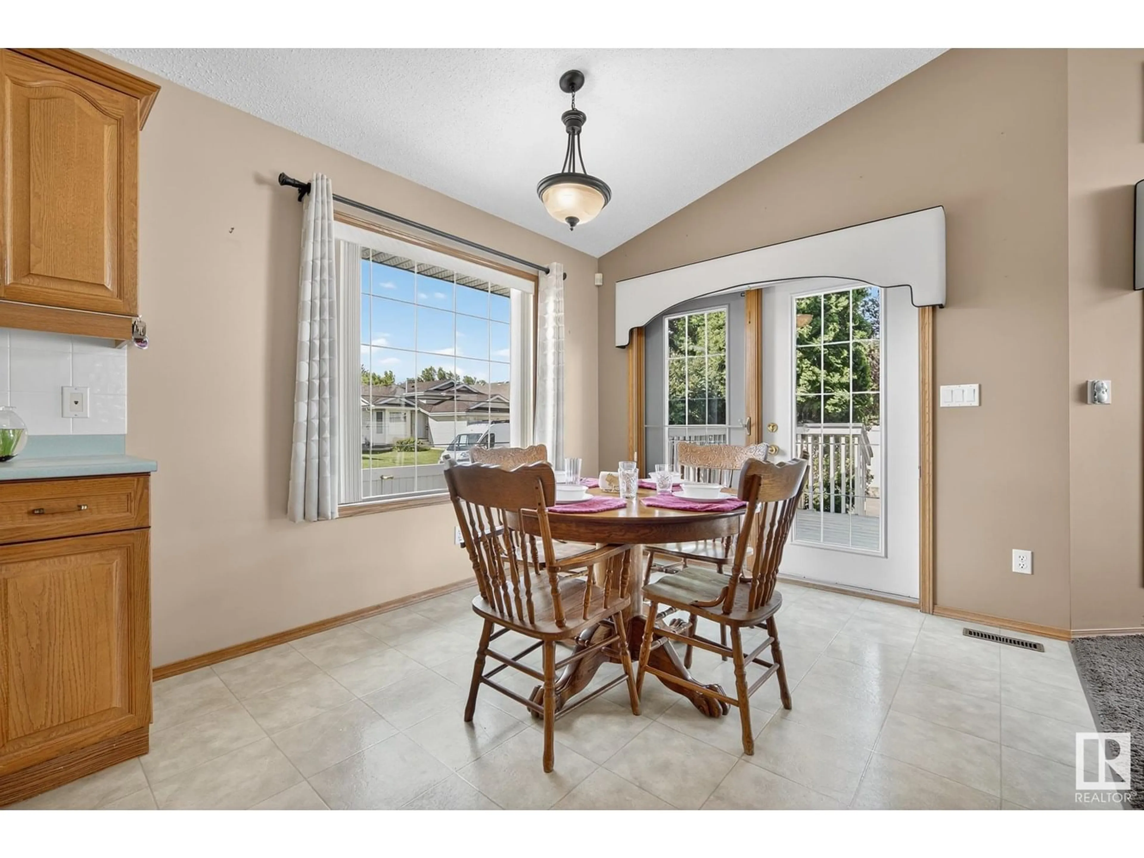 Dining room, unknown for 5052 152A AV, Edmonton Alberta T5A5E7