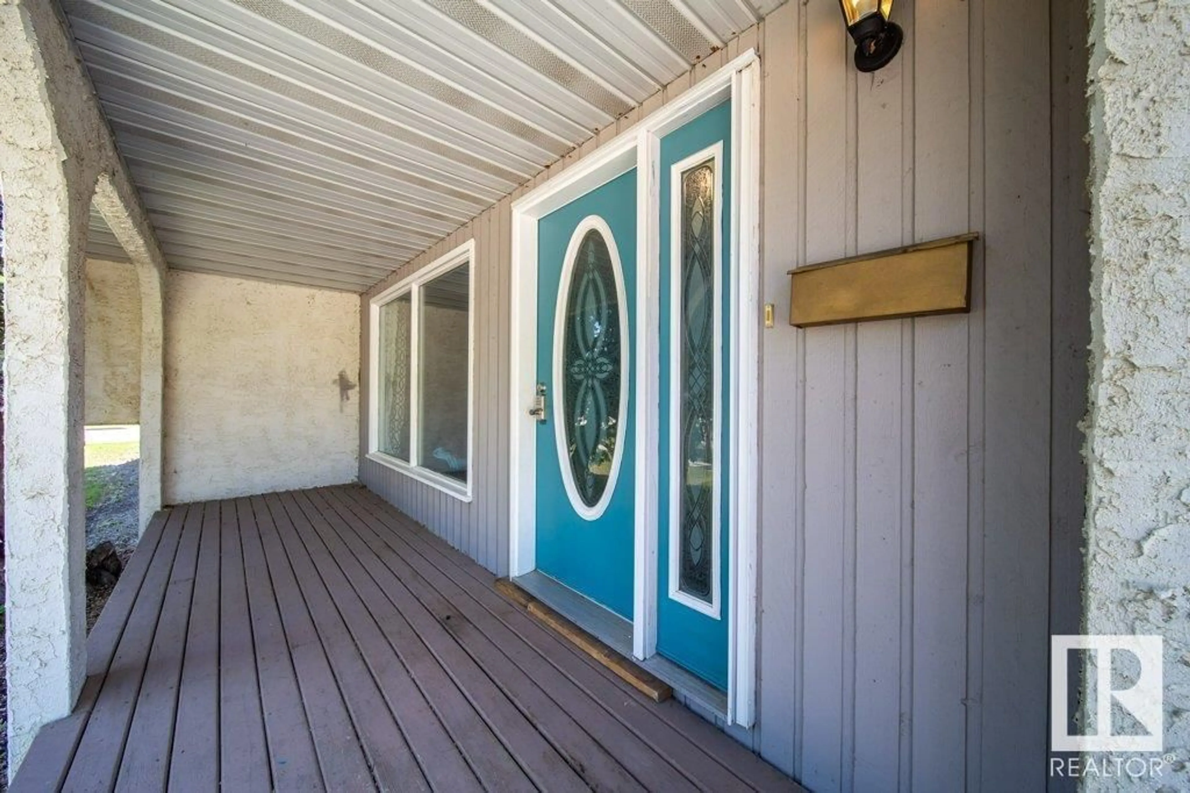 Indoor entryway for 9604 82 ST, Fort Saskatchewan Alberta T8L3J2
