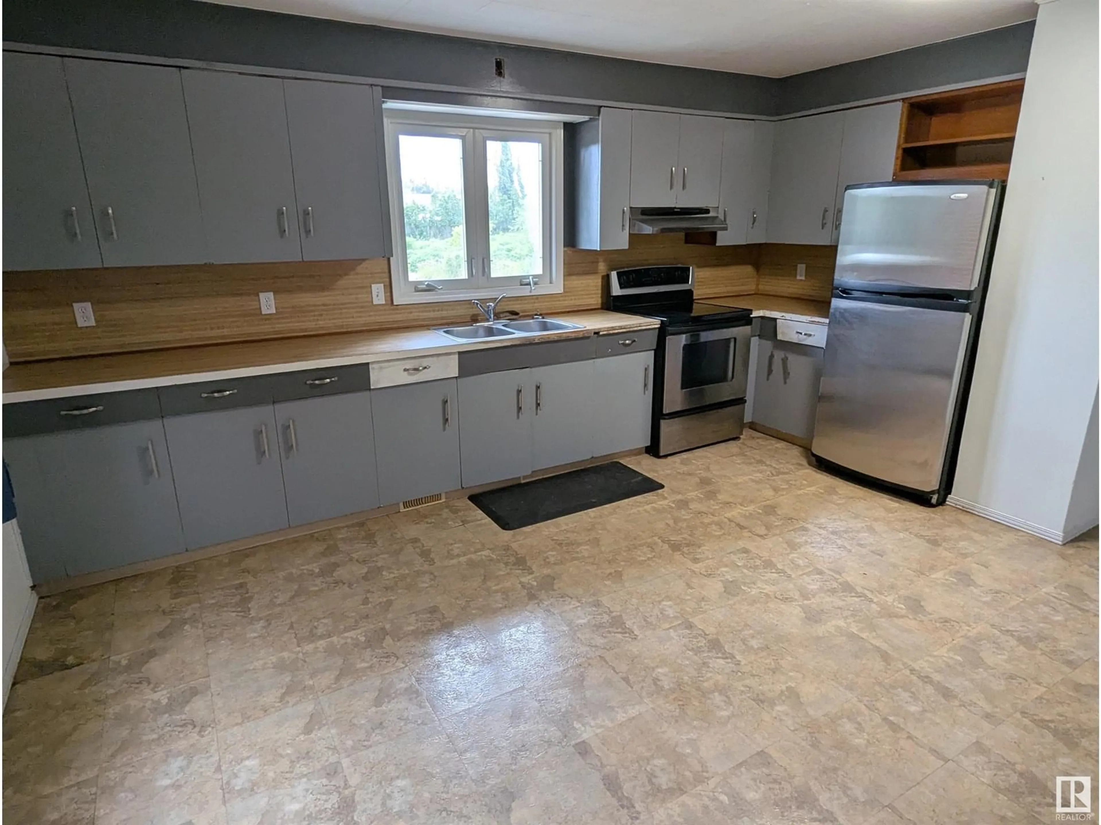 Standard kitchen, ceramic/tile floor for 4801 52 AV, Andrew Alberta T0B0C0