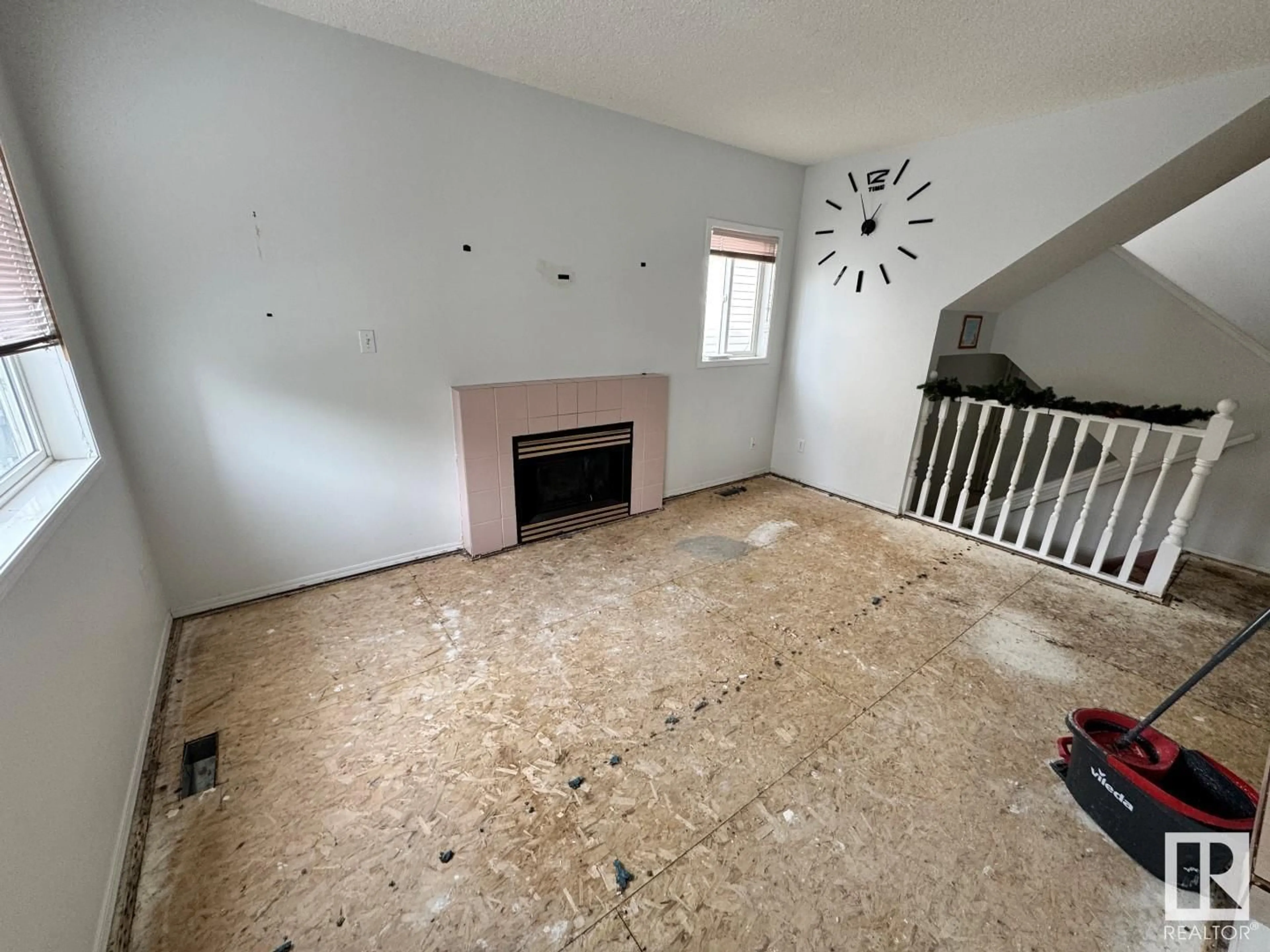 A pic of a room for 843 - 49 YOUVILLE W, Edmonton Alberta T6L6X8