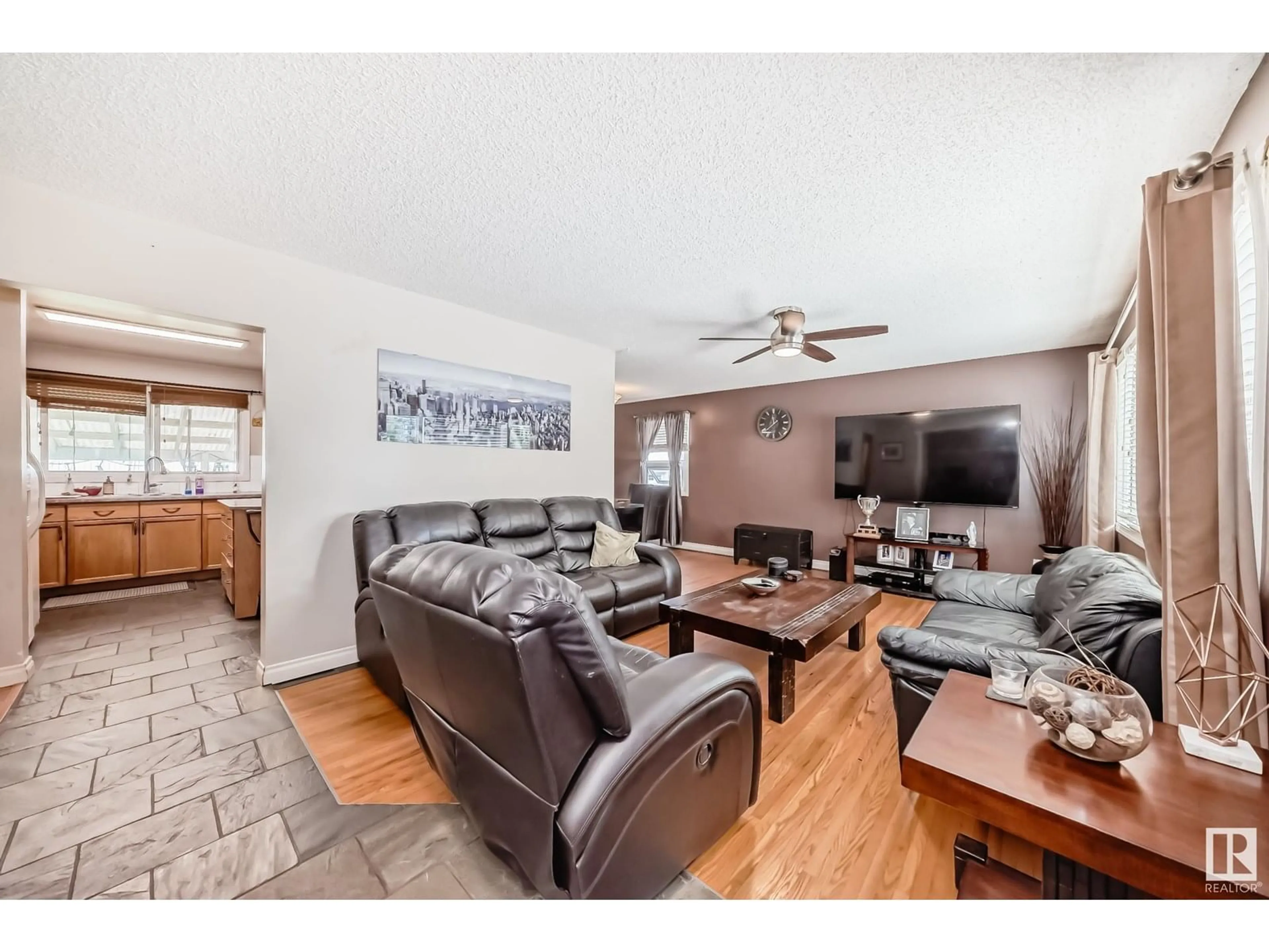 Living room with furniture, wood/laminate floor for 44 GRANDIN RD, St. Albert Alberta T8N0S2