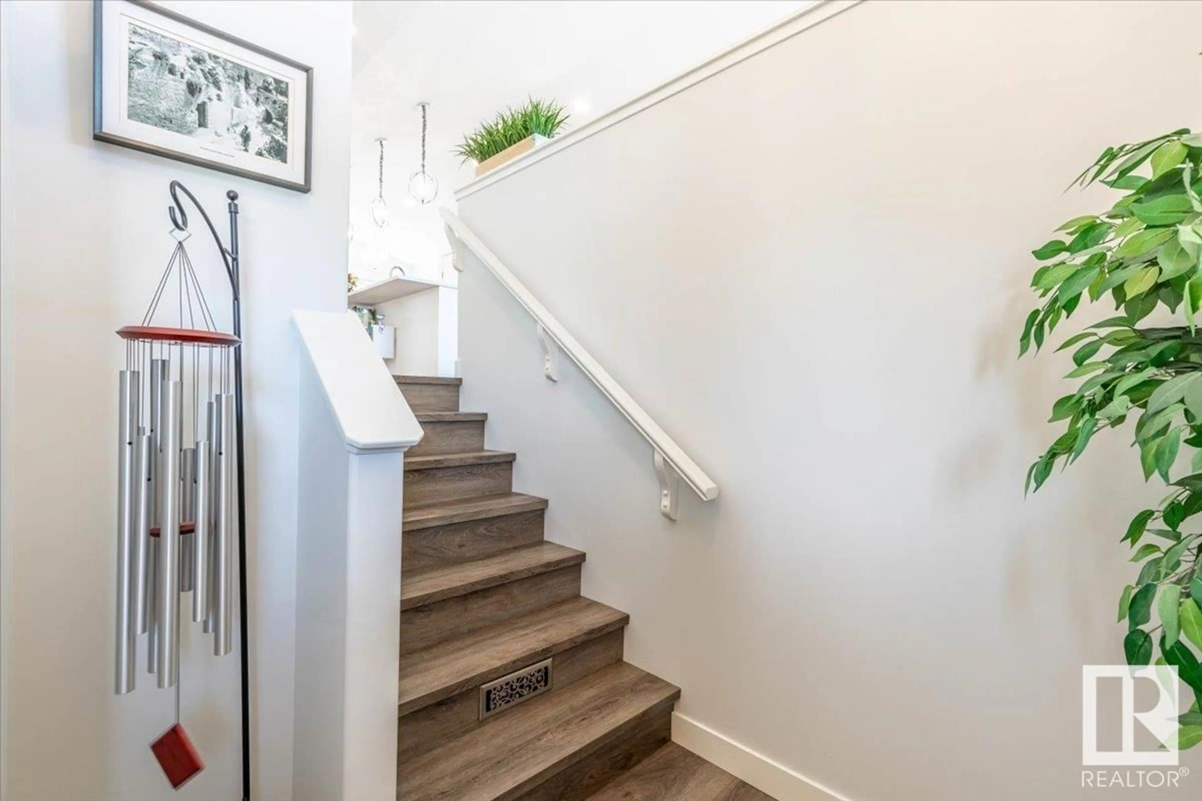 Stairs for 7403 44 AV, Camrose Alberta T4V5E1