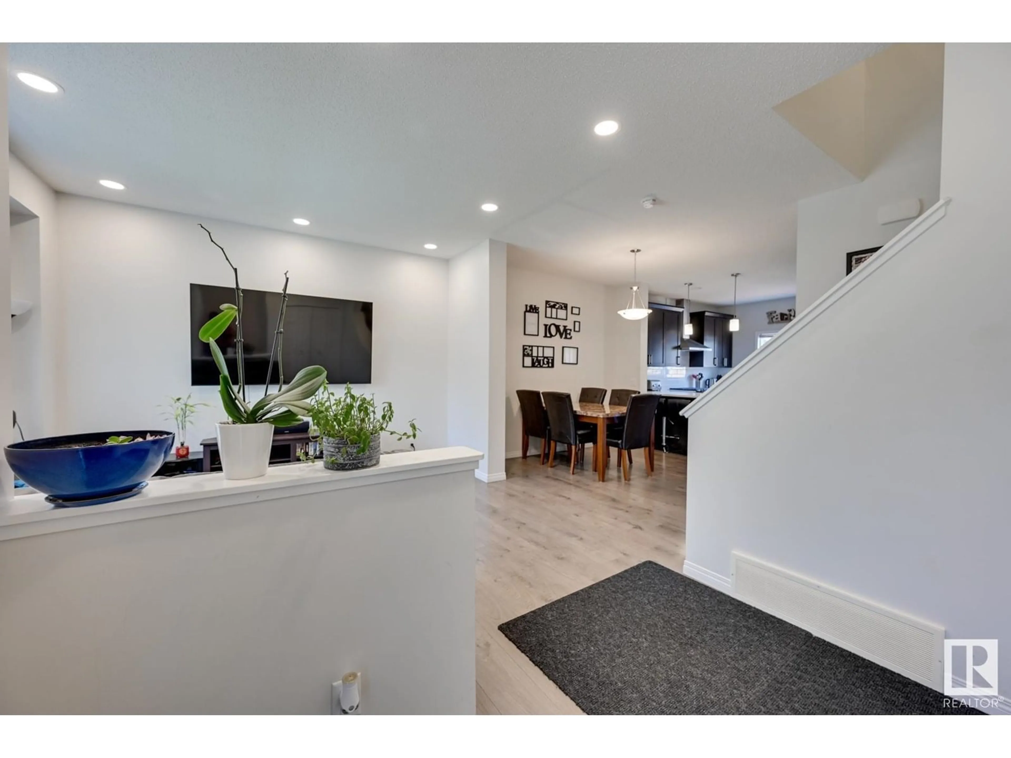 Unknown for 2359 CASEY CR, Edmonton Alberta T6W3N1