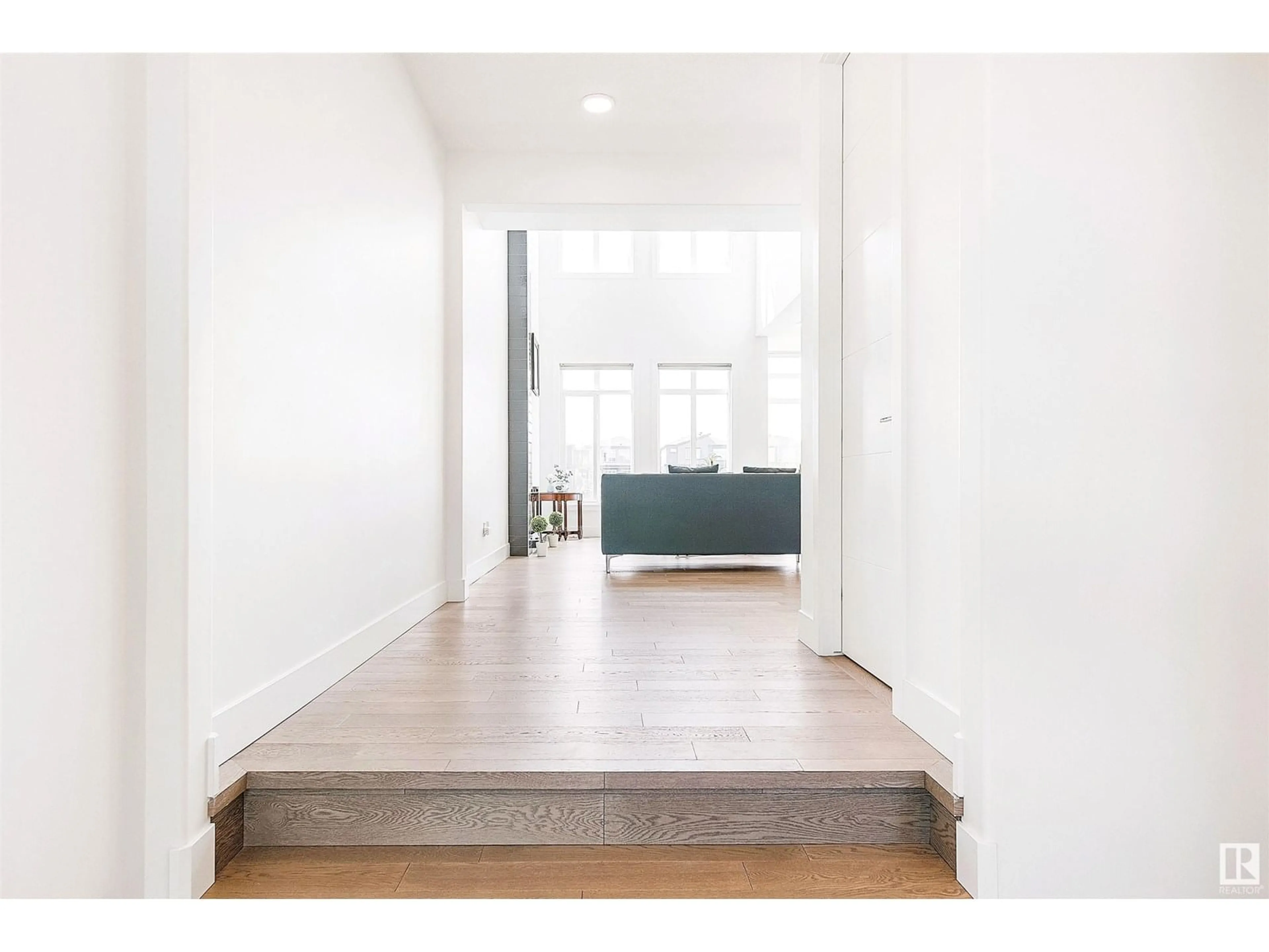Indoor entryway for 6059 KING LANDING SW, Edmonton Alberta T6W4K5