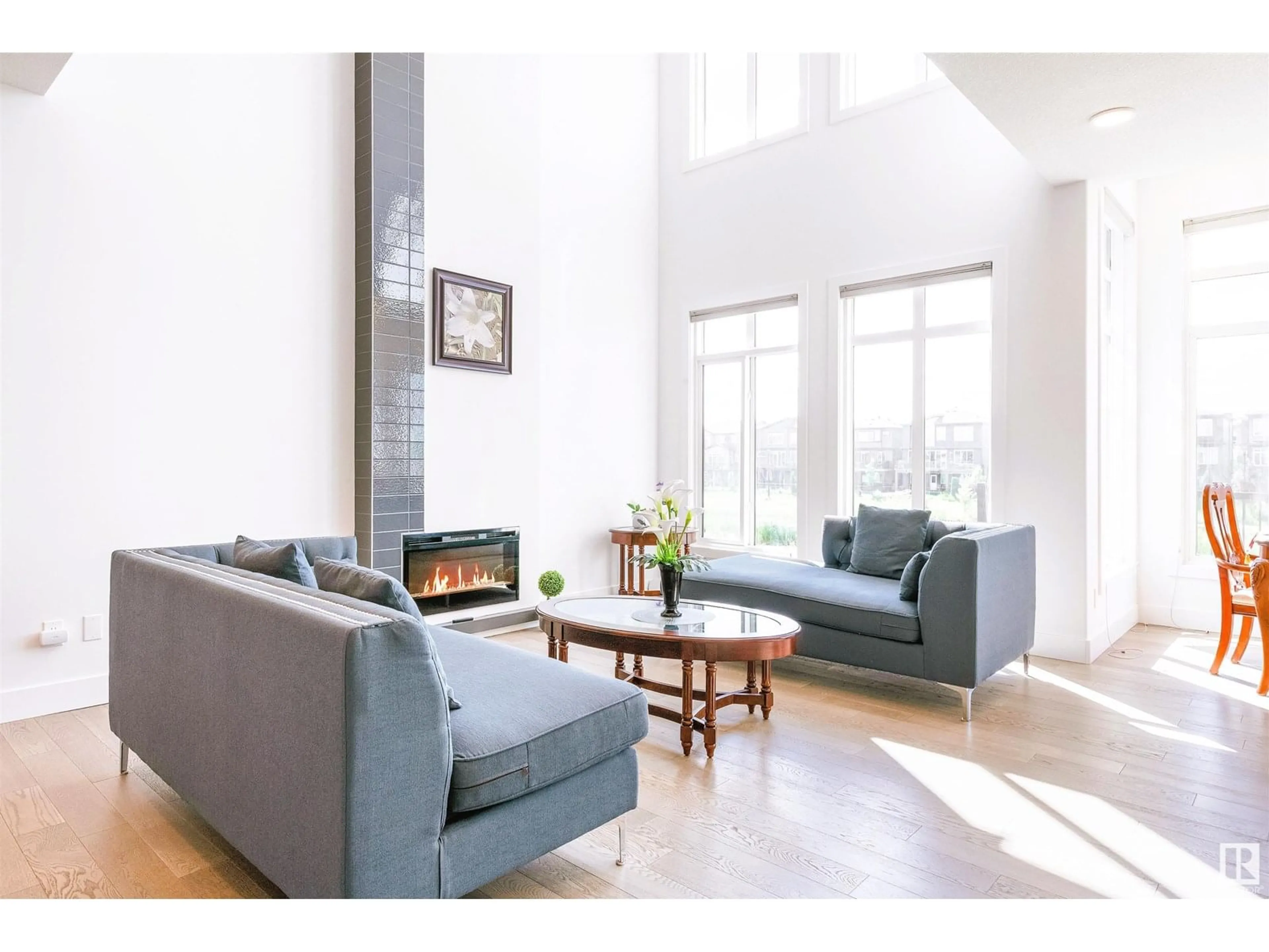 Living room with furniture, unknown for 6059 KING LANDING SW, Edmonton Alberta T6W4K5