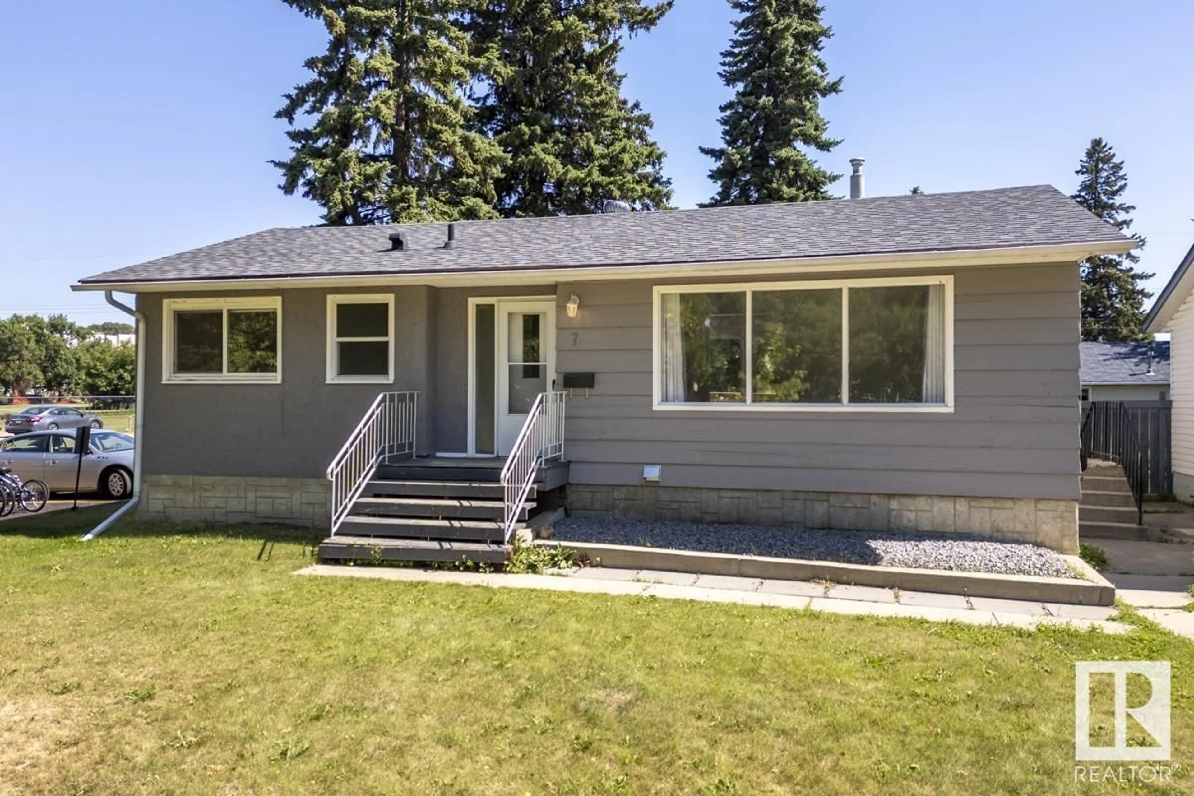 Home with vinyl exterior material, street for 7 MARION CR, St. Albert Alberta T8N1L1