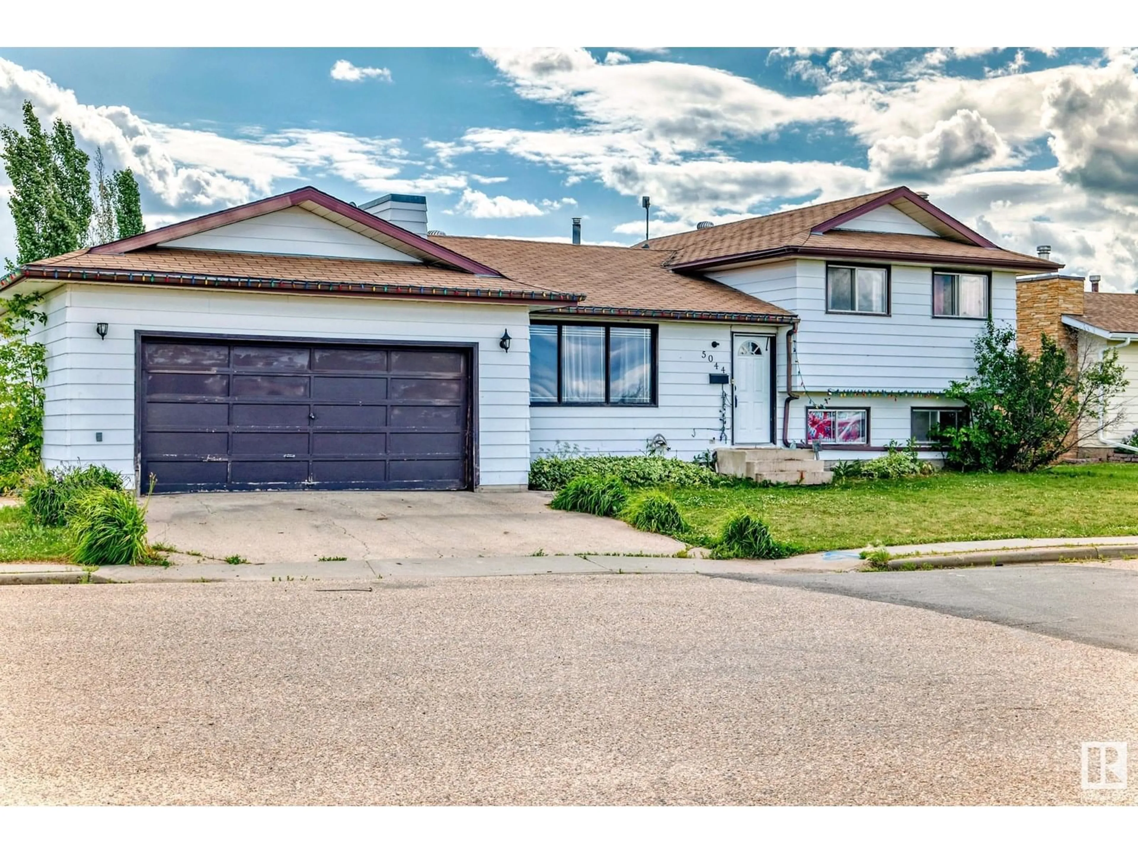 Home with vinyl exterior material, street for 5044 45 ST, Lamont Alberta T0B2R0