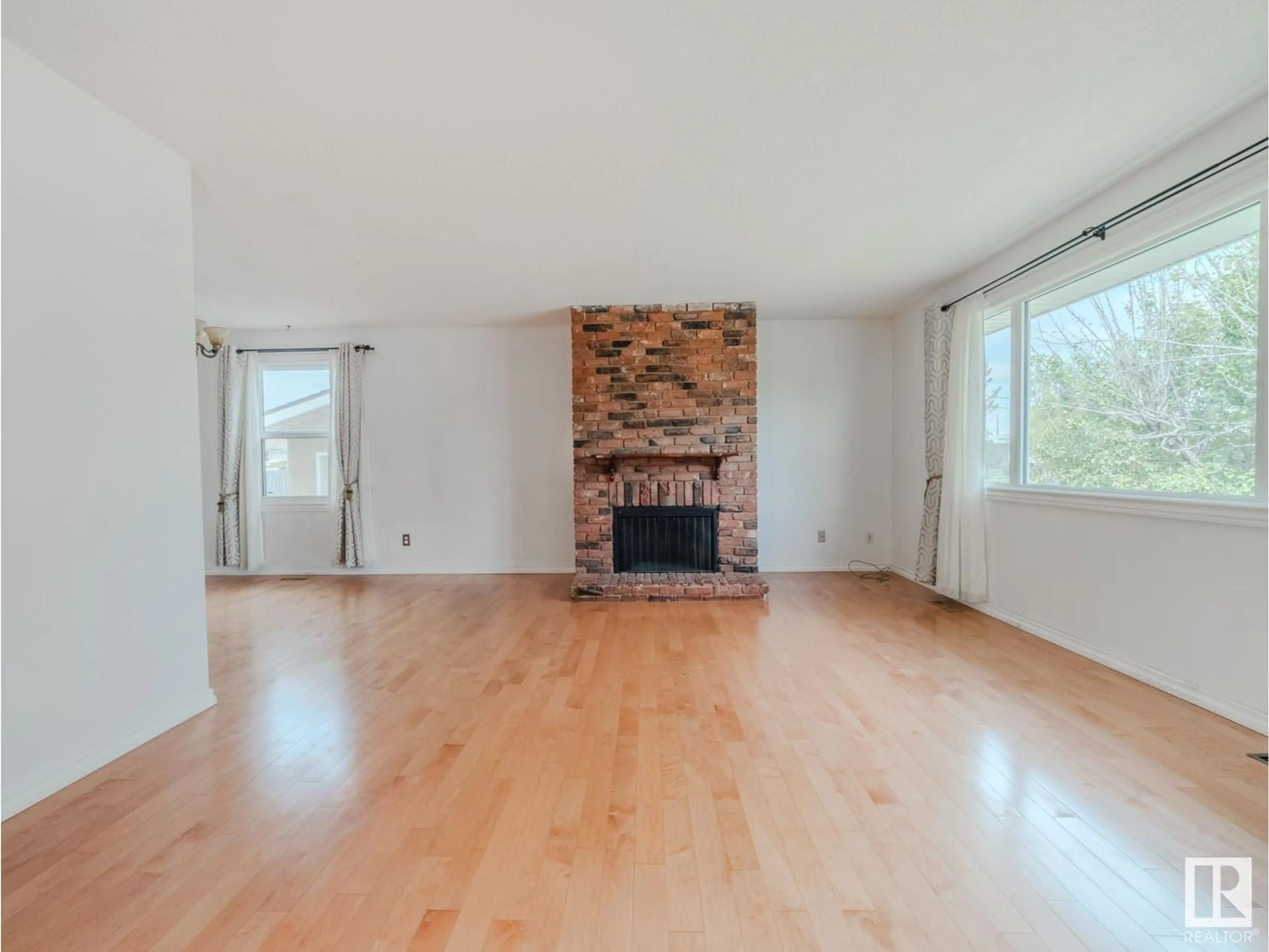 A pic of a room for 4705 128A AV, Edmonton Alberta T5A2J4