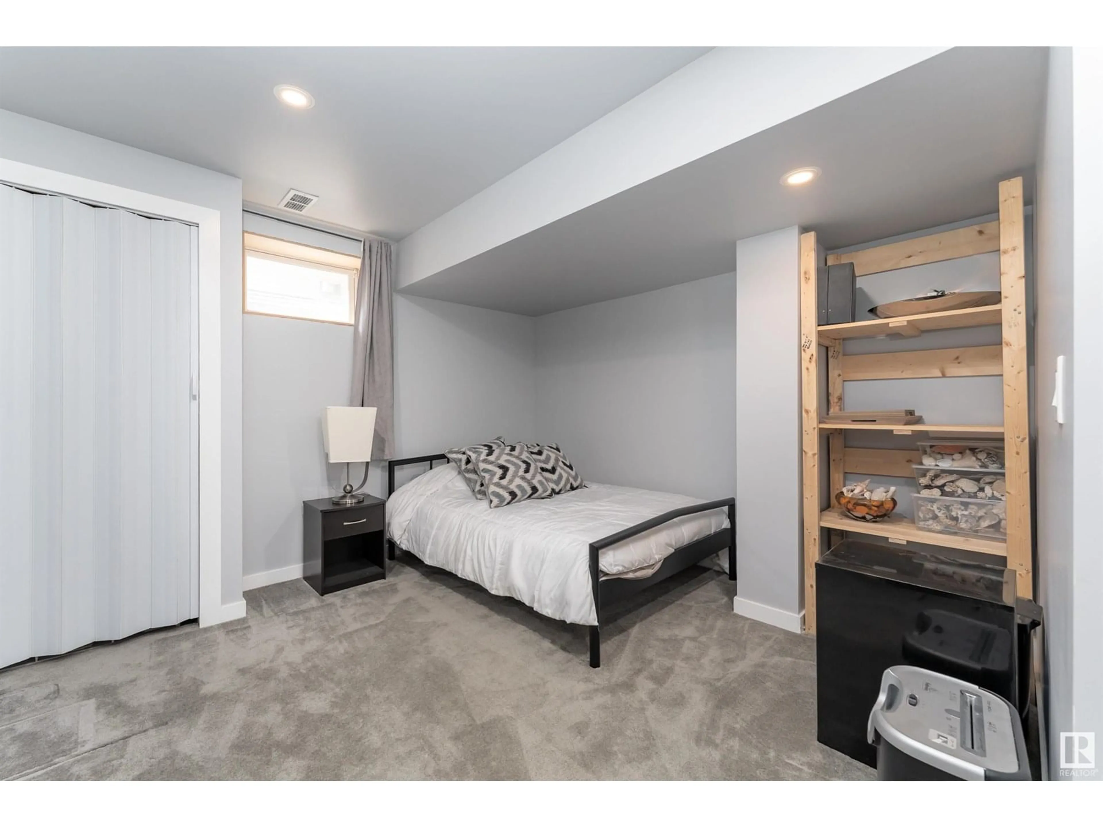 A pic of a room for NW - 910 BRECKENRIDGE CO, Edmonton Alberta T5T6J9